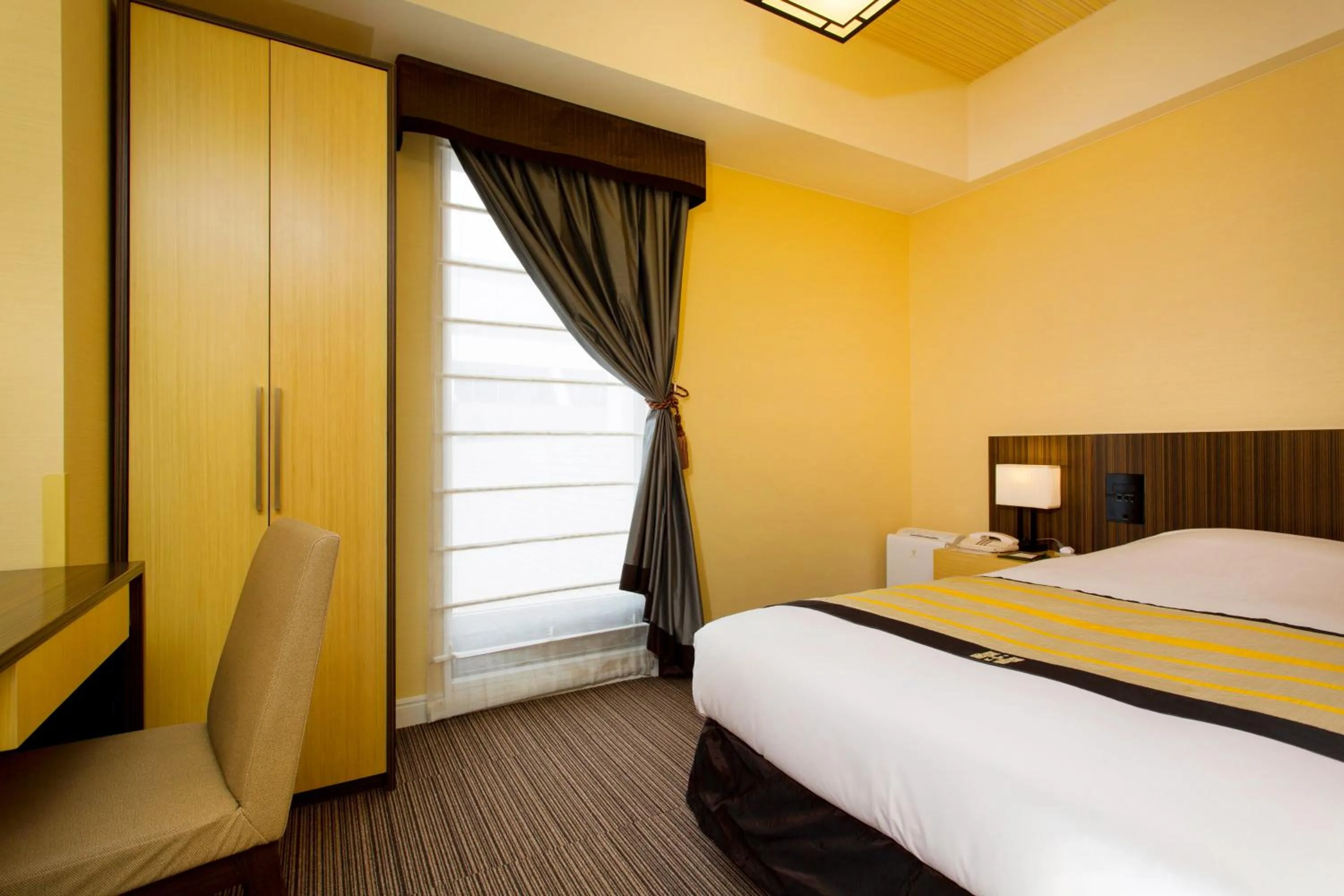 Photo of the whole room, Bed in Hotel Monterey Hanzomon