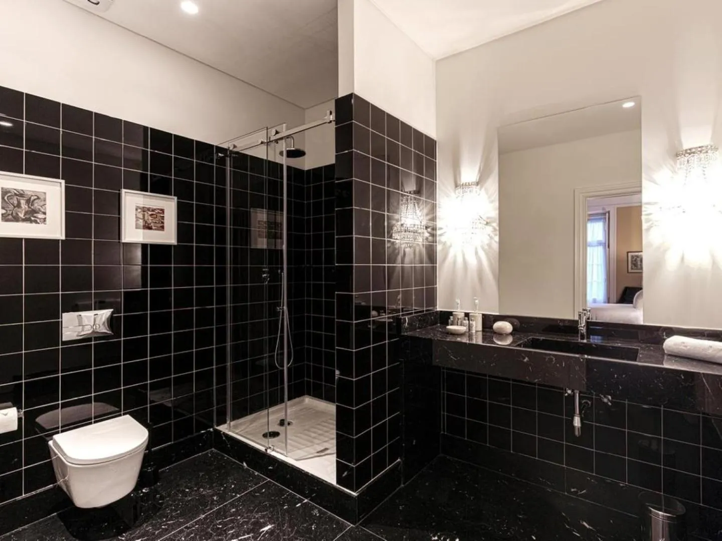 Toilet in Dear Lisbon - Bordalo Palace Chiado