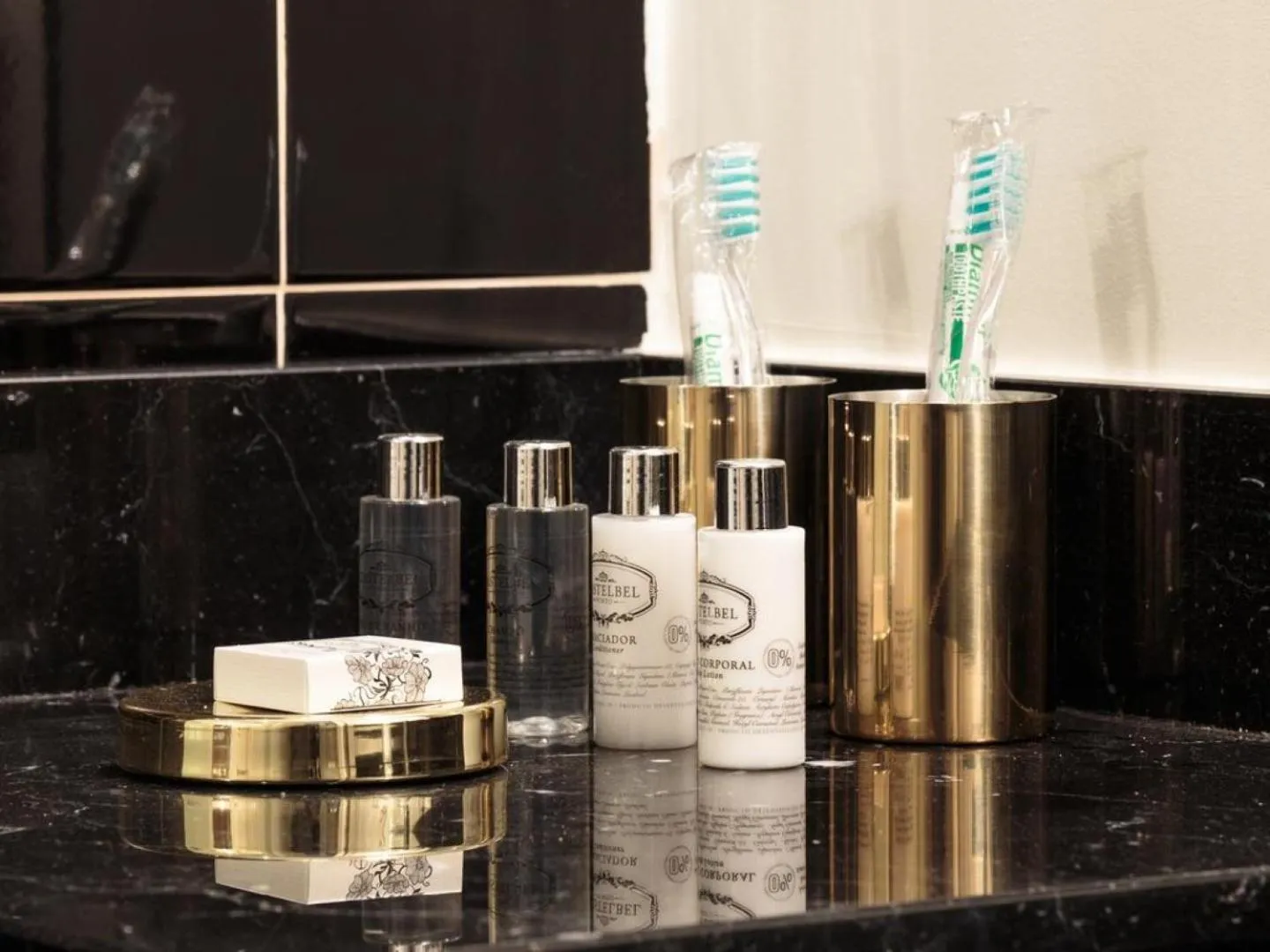 Toilet in Dear Lisbon - Bordalo Palace Chiado