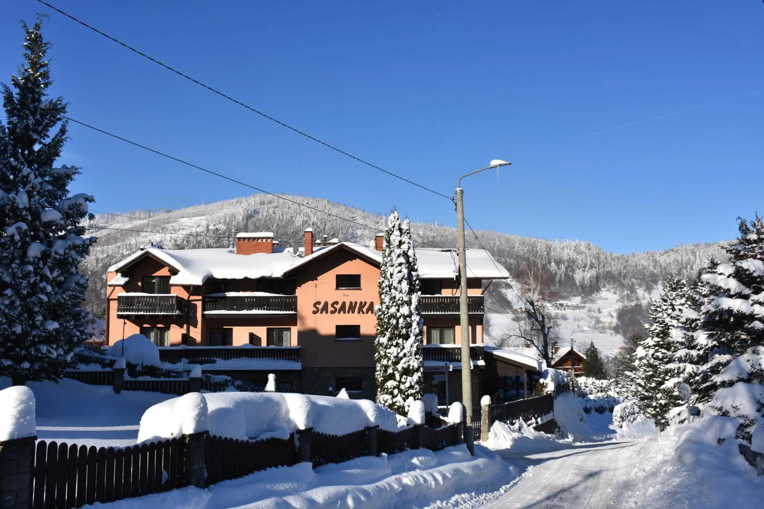 Property building in Sasanka przy Gondoli