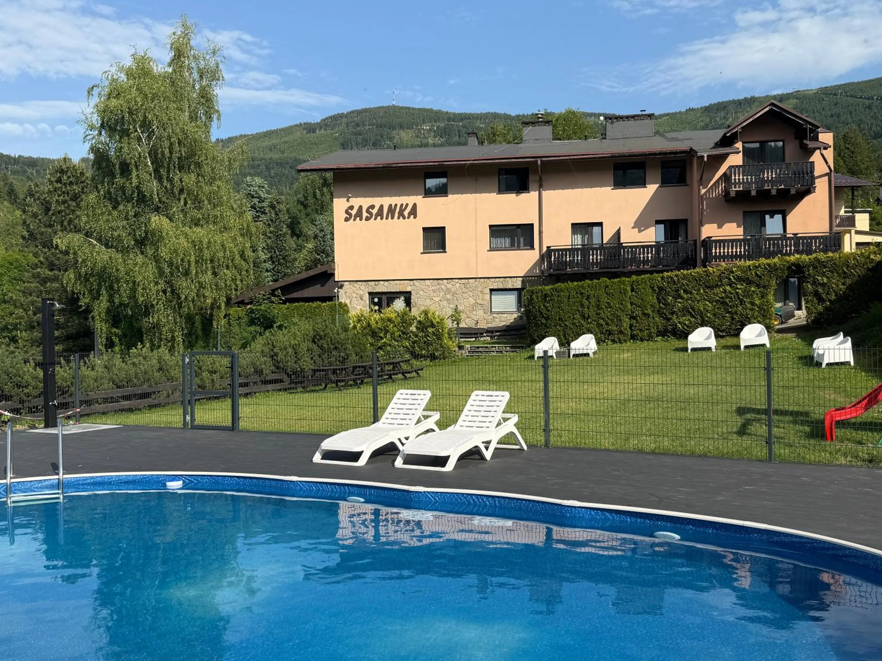 Property building in Sasanka przy Gondoli