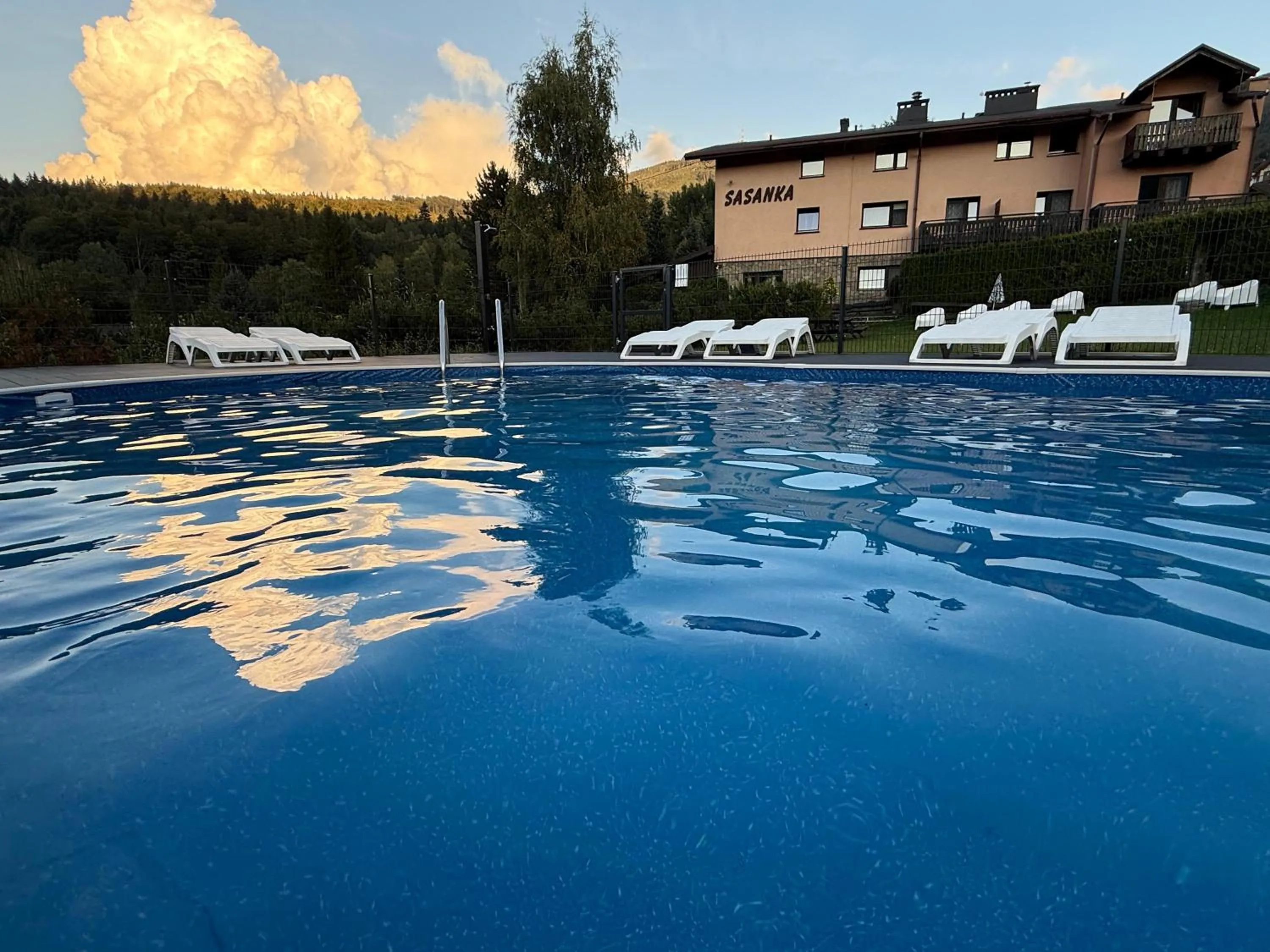 Property building in Sasanka przy Gondoli