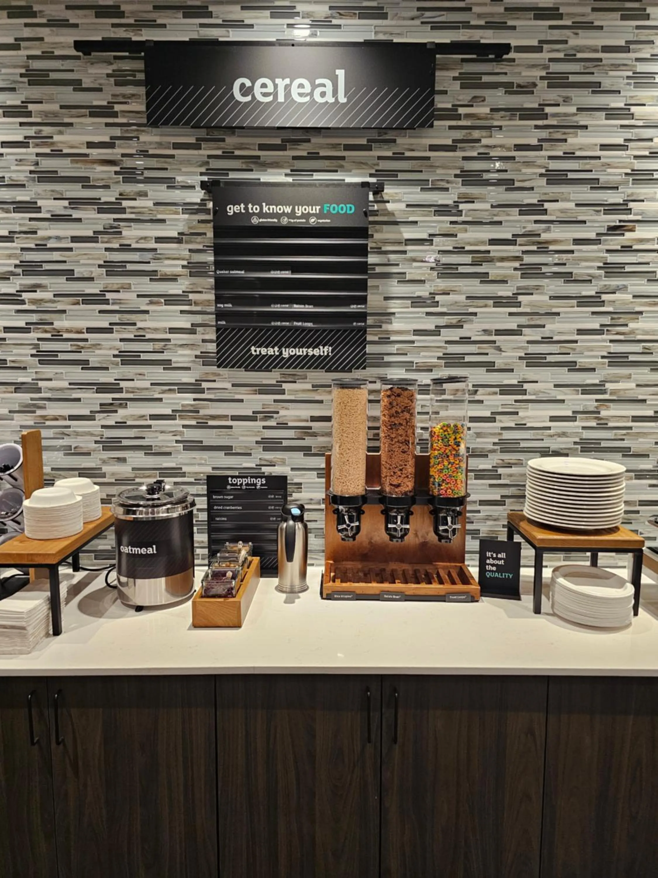 Restaurant/places to eat in Holiday Inn & Suites - Farmington Hills - Detroit NW by IHG