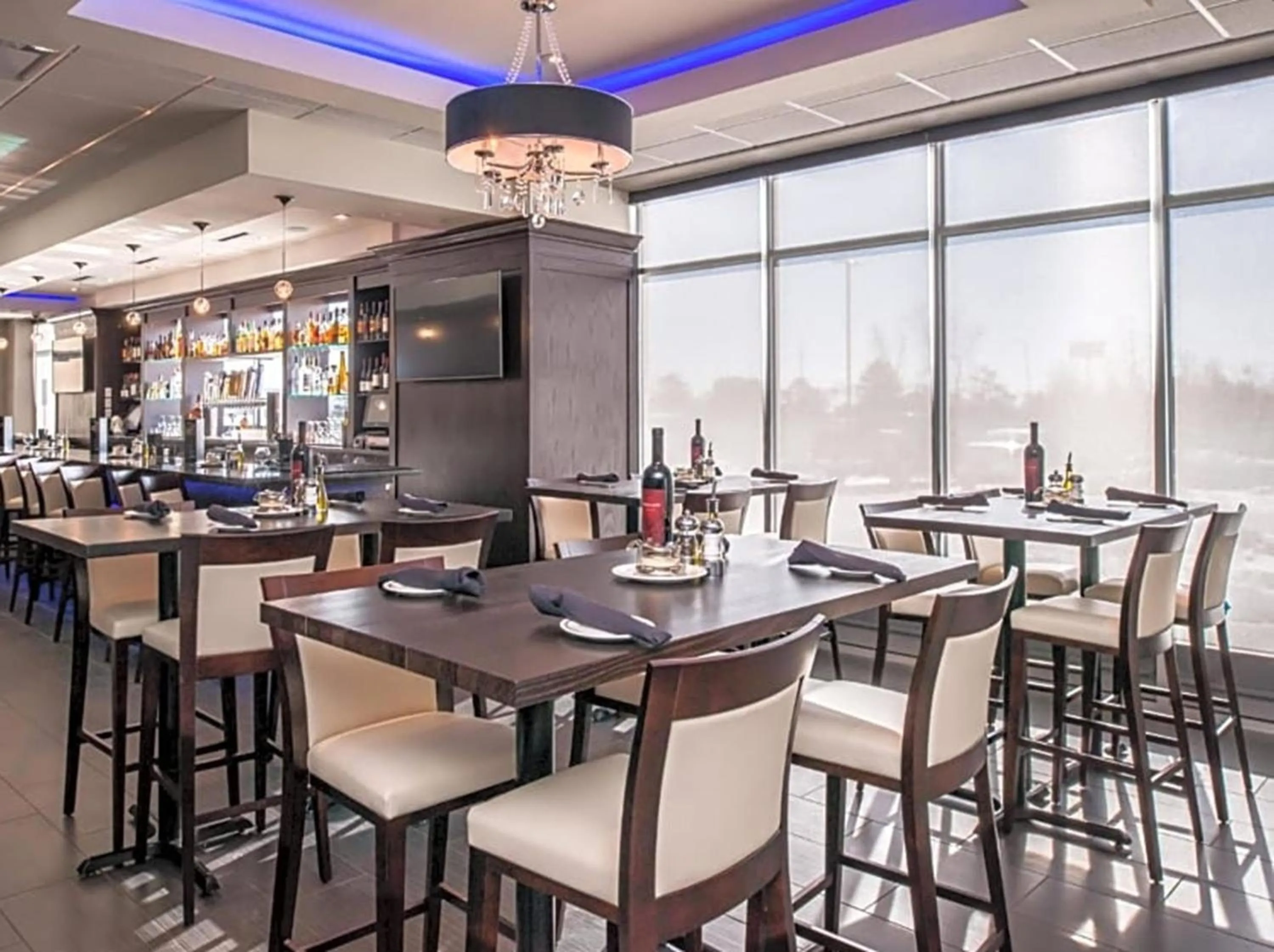 Restaurant/places to eat in Holiday Inn & Suites - Farmington Hills - Detroit NW by IHG