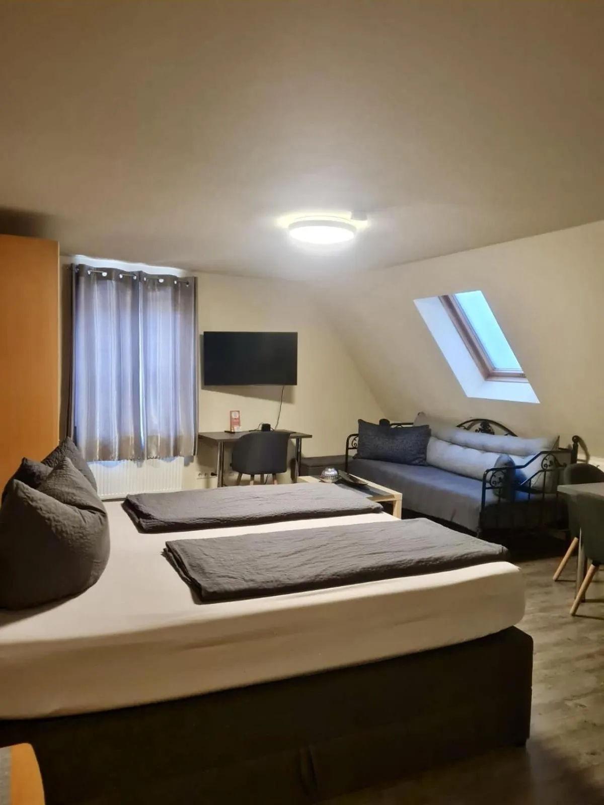 Photo of the whole room, Bed in Hotel Mythos "rooms with kitchenette- apartments with kitchen"