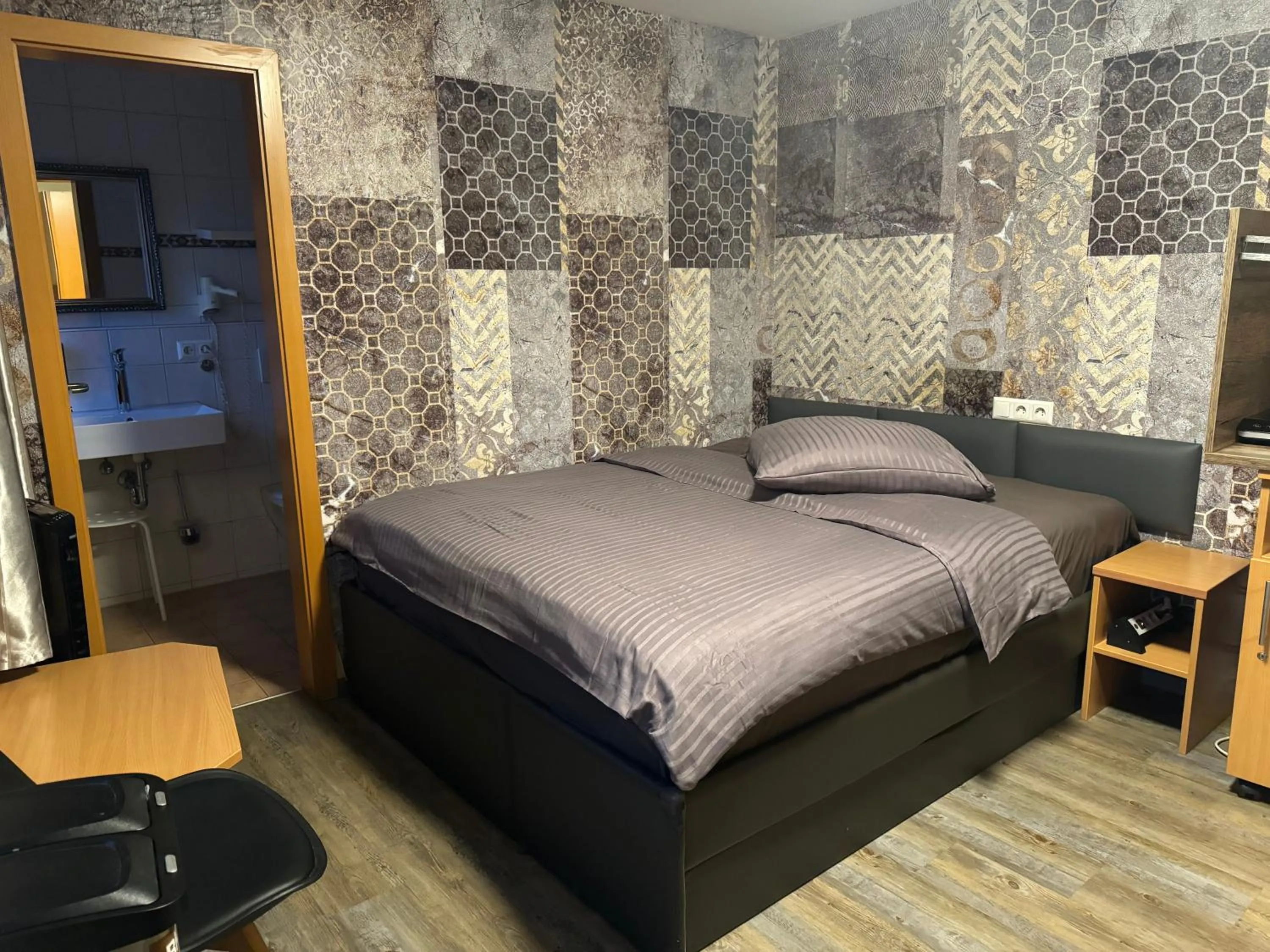 Bed in Hotel "Mythos Apartments" alle Zimmer mit Kochnische, Apartments mit Küche!