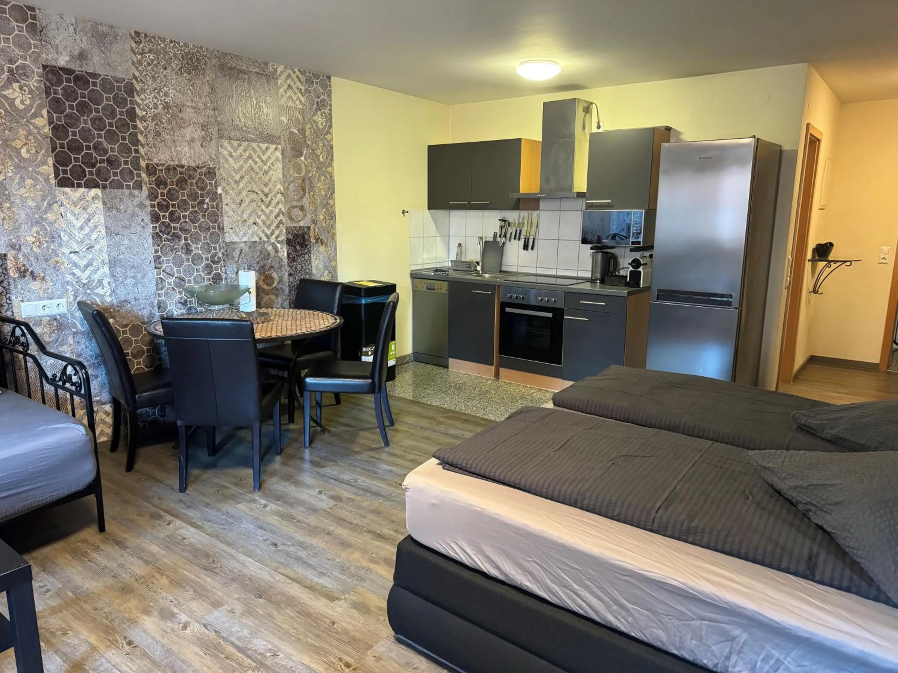 Bed in Hotel "Mythos Apartments" alle Zimmer mit Kochnische, Apartments mit Küche!