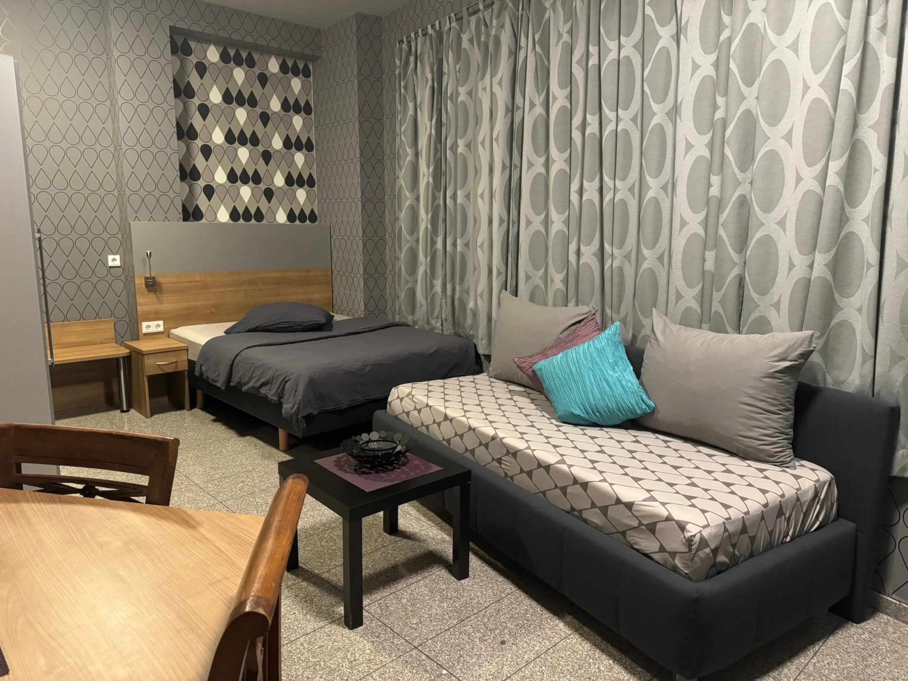 Bed in Hotel "Mythos Apartments" alle Zimmer mit Kochnische, Apartments mit Küche!