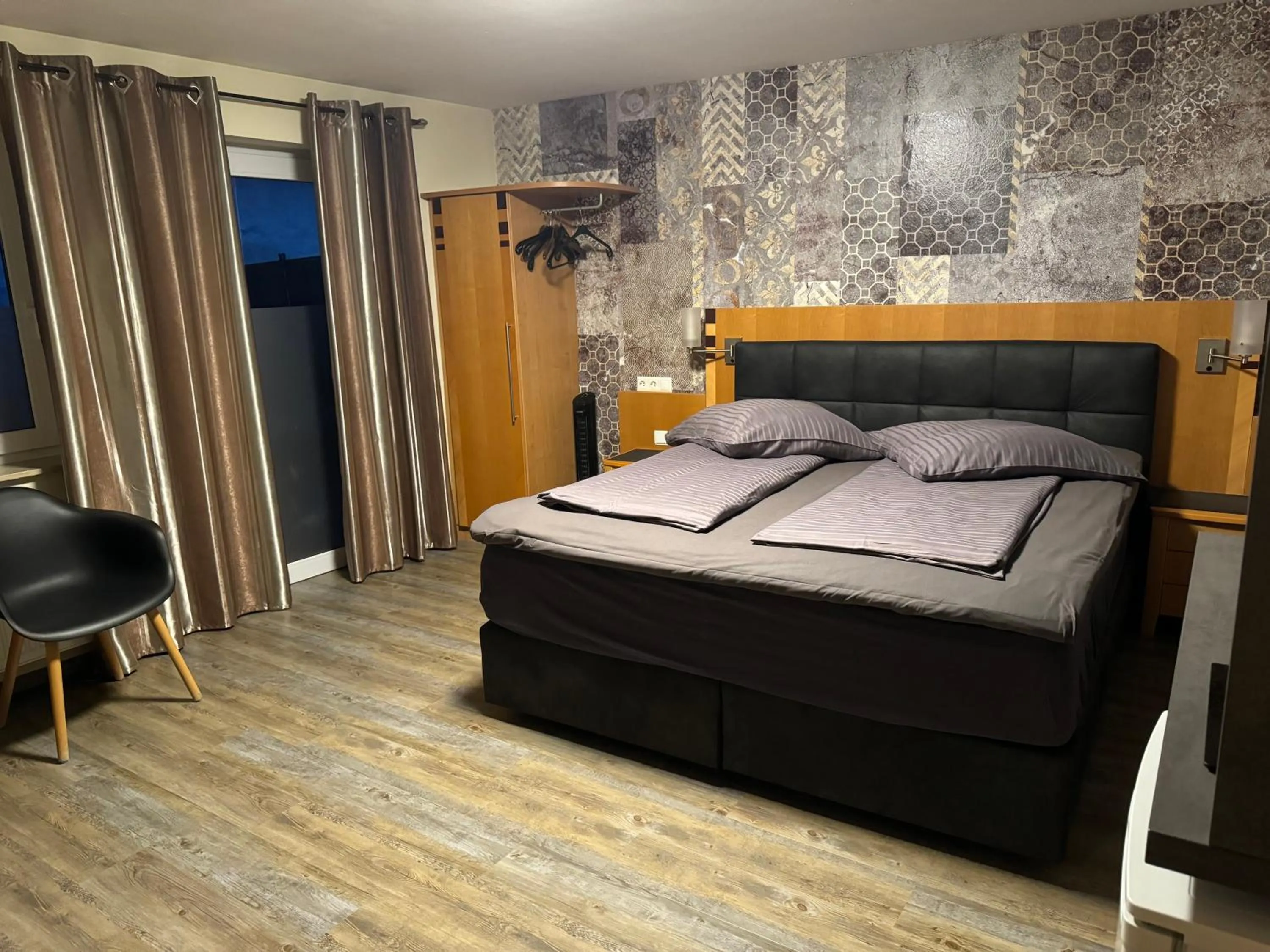 Bed in Hotel "Mythos Apartments" alle Zimmer mit Kochnische, Apartments mit Küche!