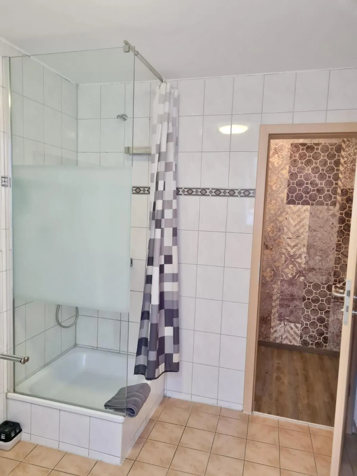 Shower in Hotel Mythos "rooms with kitchenette- apartments with kitchen"