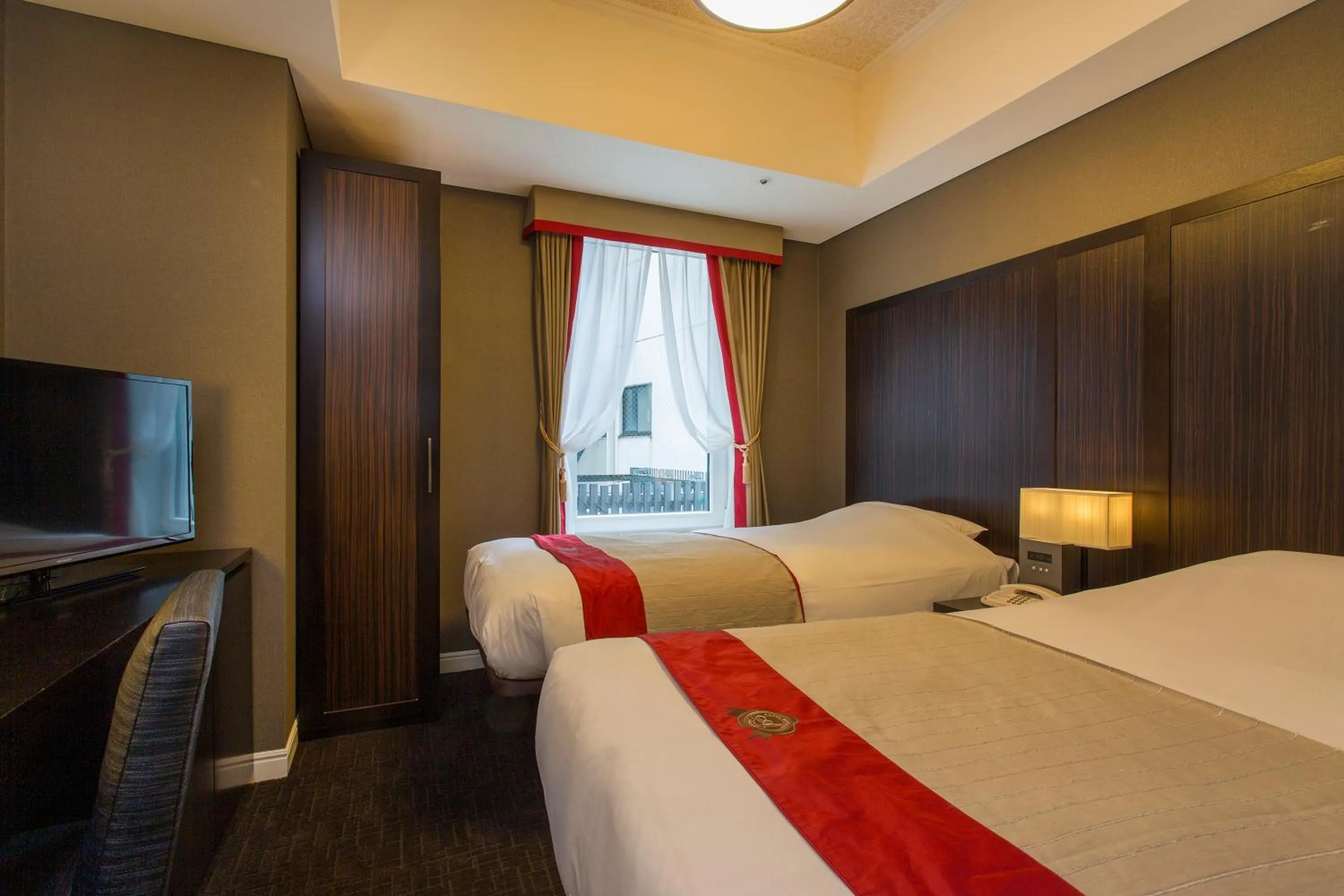 Photo of the whole room, Bed in Hotel Monterey Akasaka