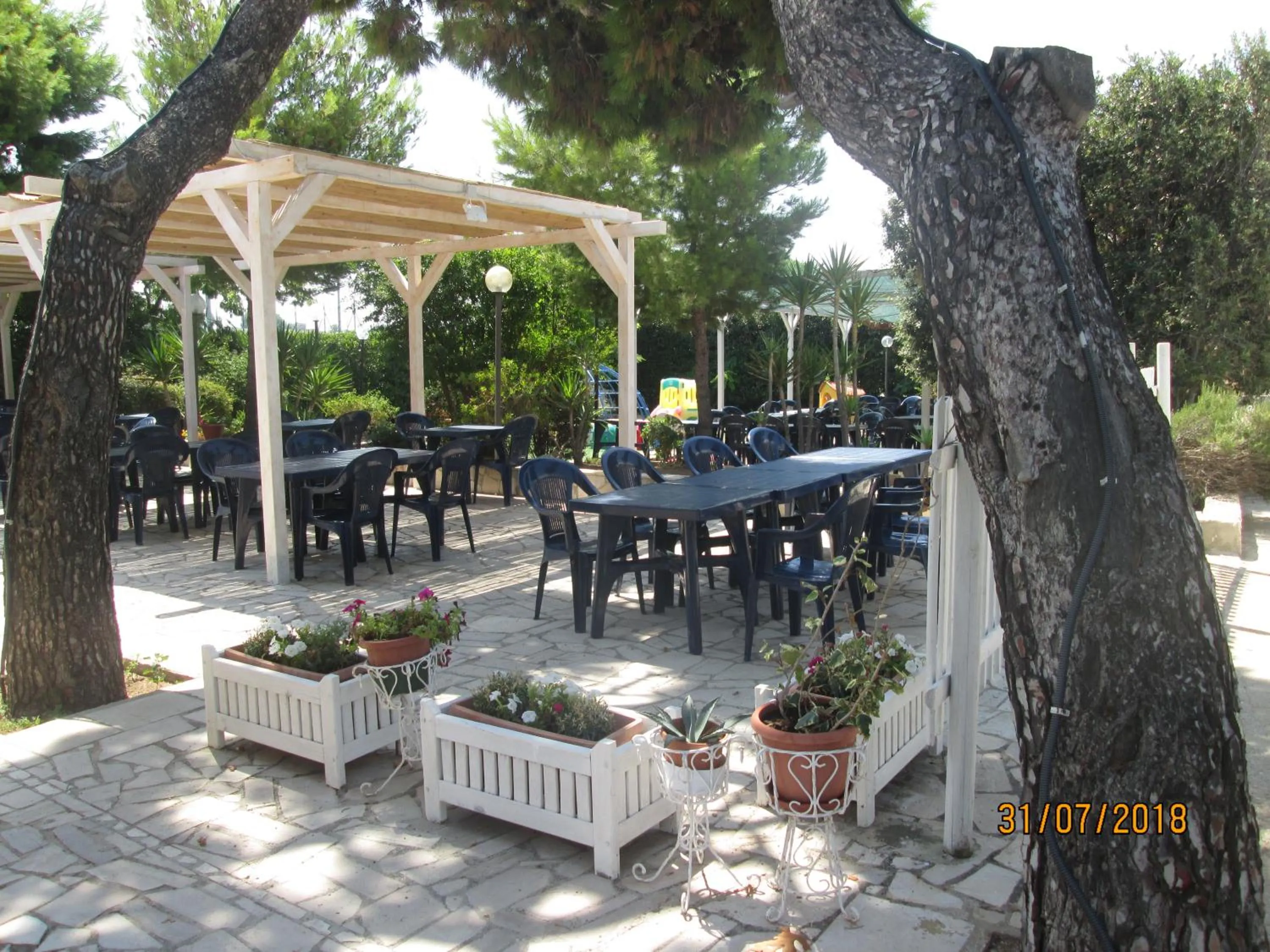 Restaurant/places to eat in Pescandora