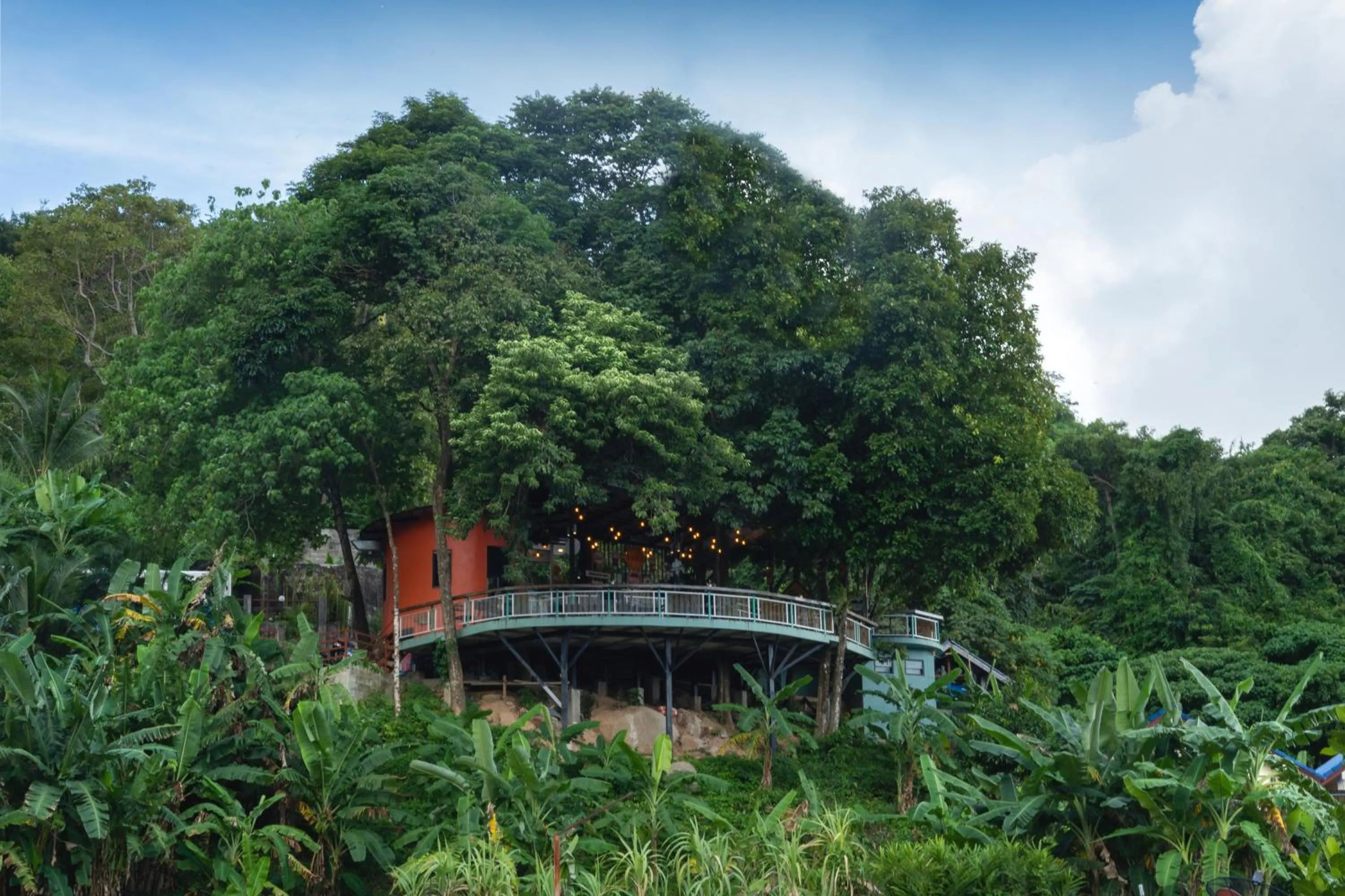 Restaurant/places to eat in Memory Karon Resort