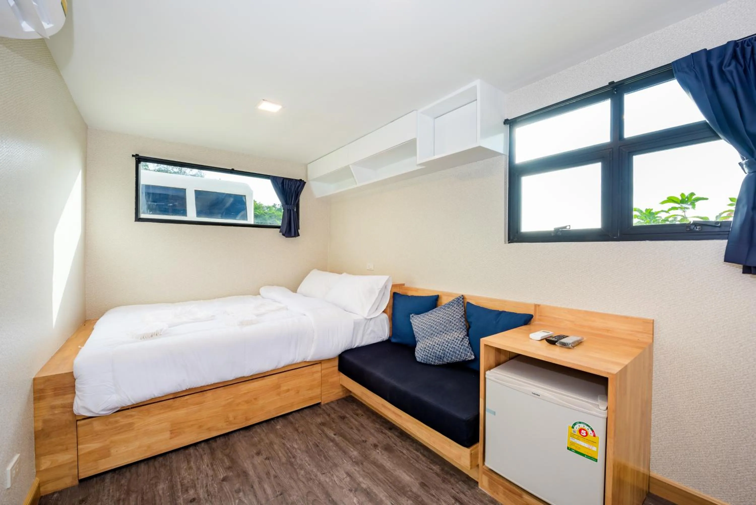 Bedroom, Bed in Memory Karon Resort