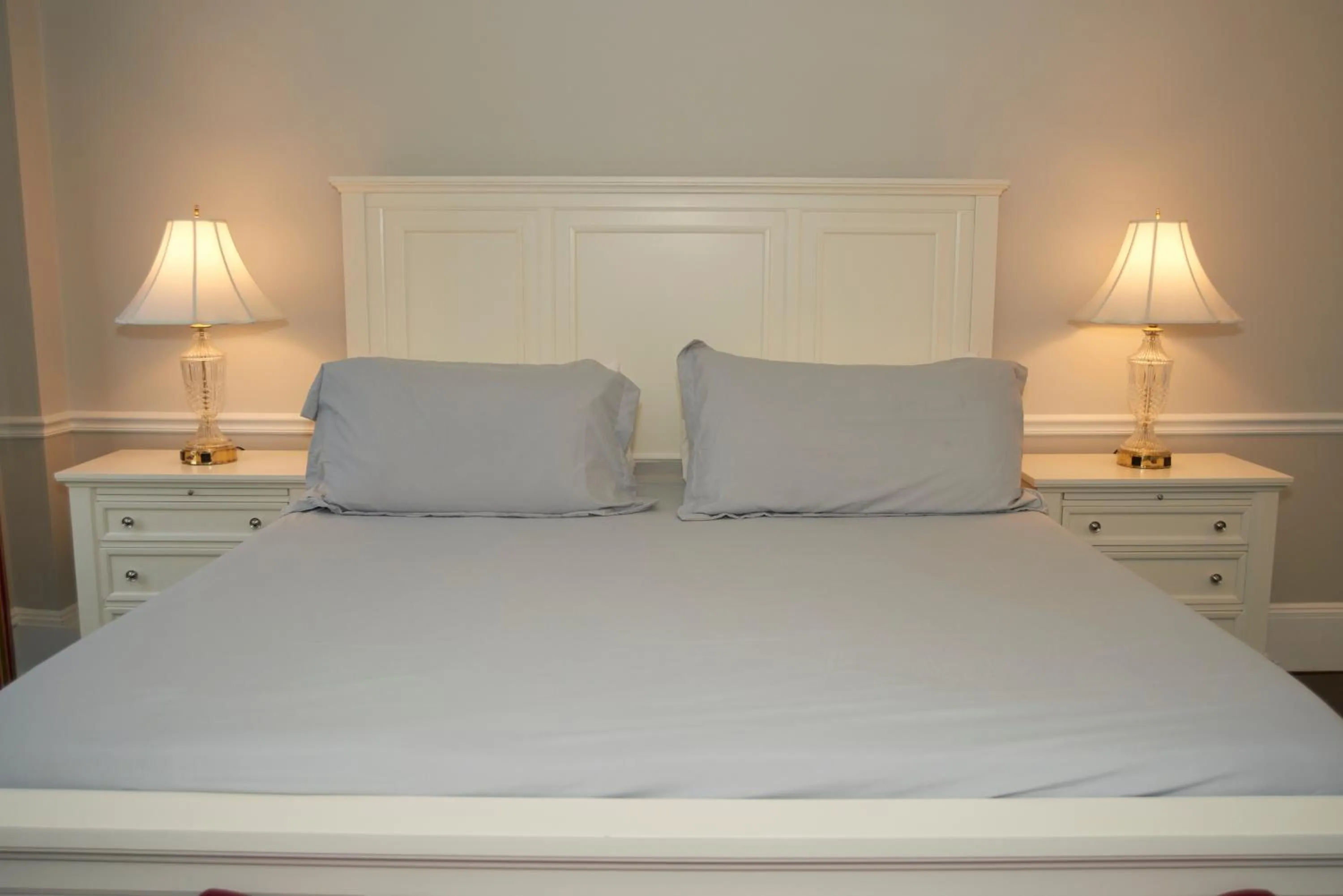 Bed in Bellevue Manor