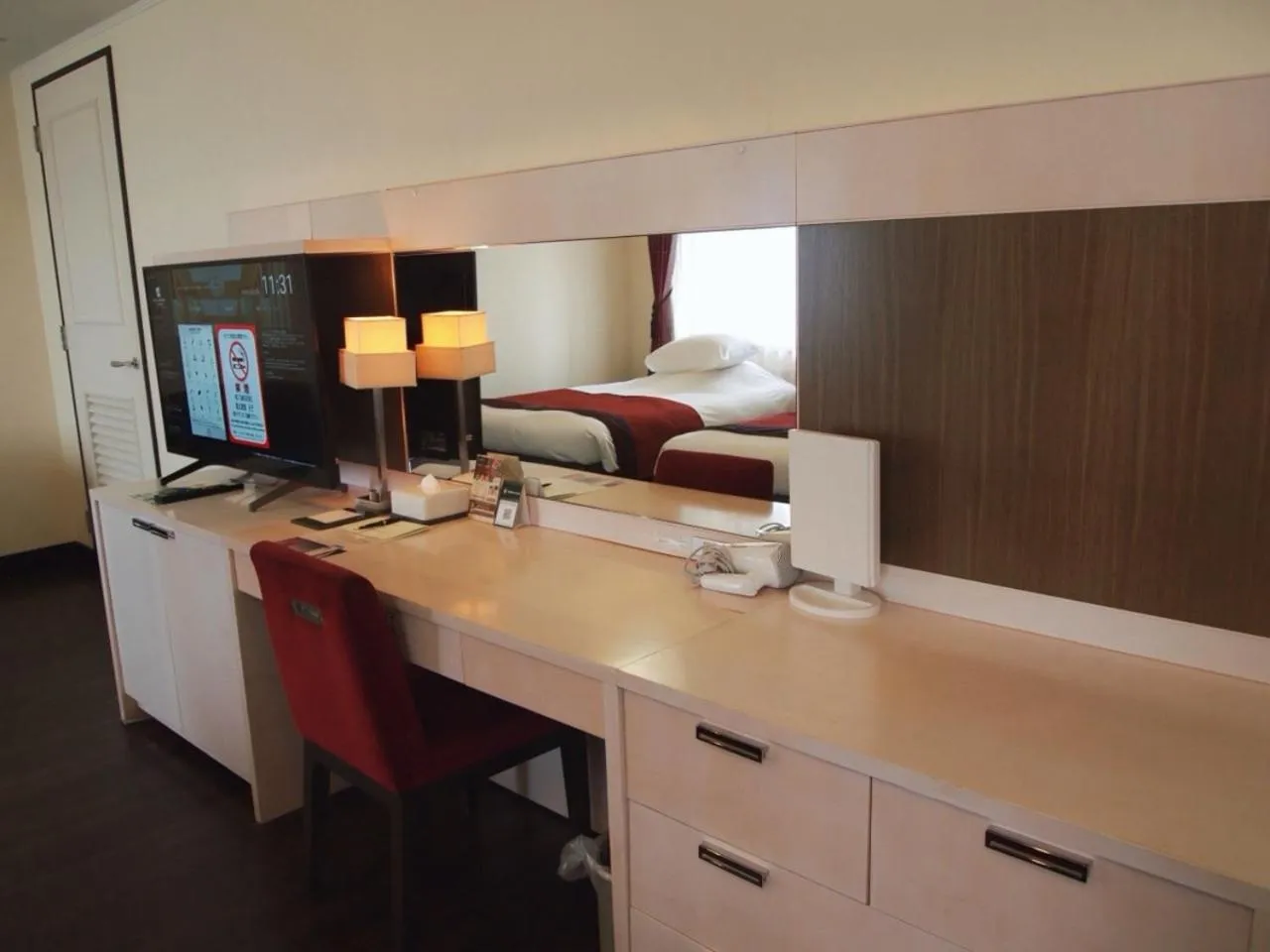 Bed in Hotel Monterey La Soeur Osaka