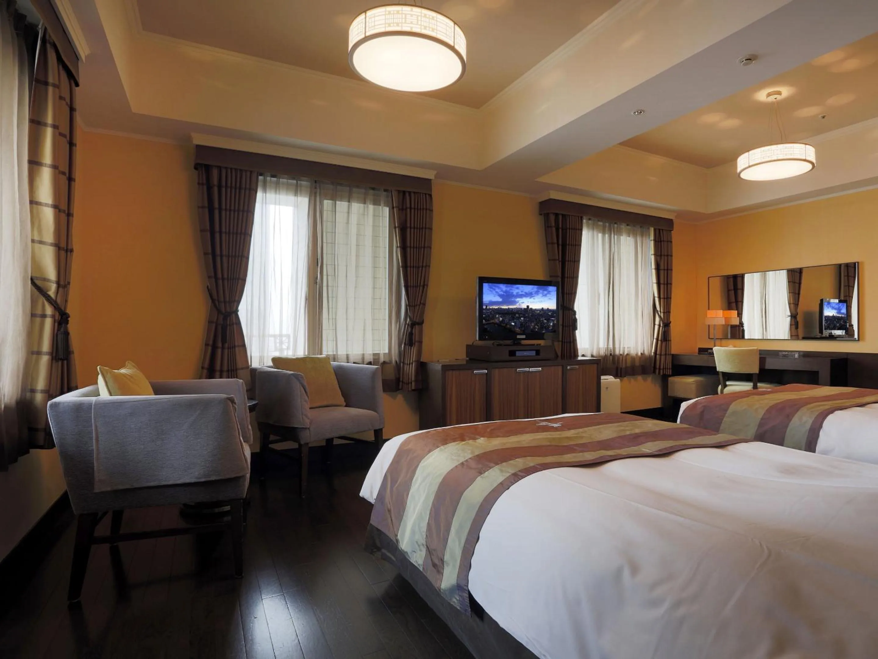 Photo of the whole room, Bed in Hotel Monterey La Soeur Osaka