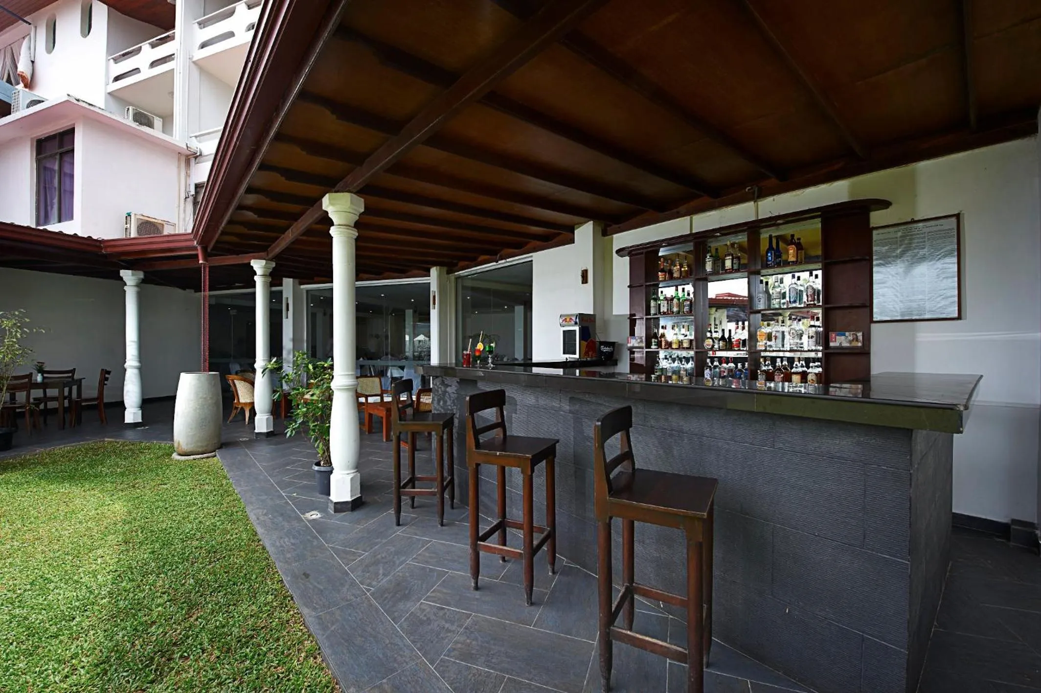 Lounge or bar in Berjaya Hotel Colombo