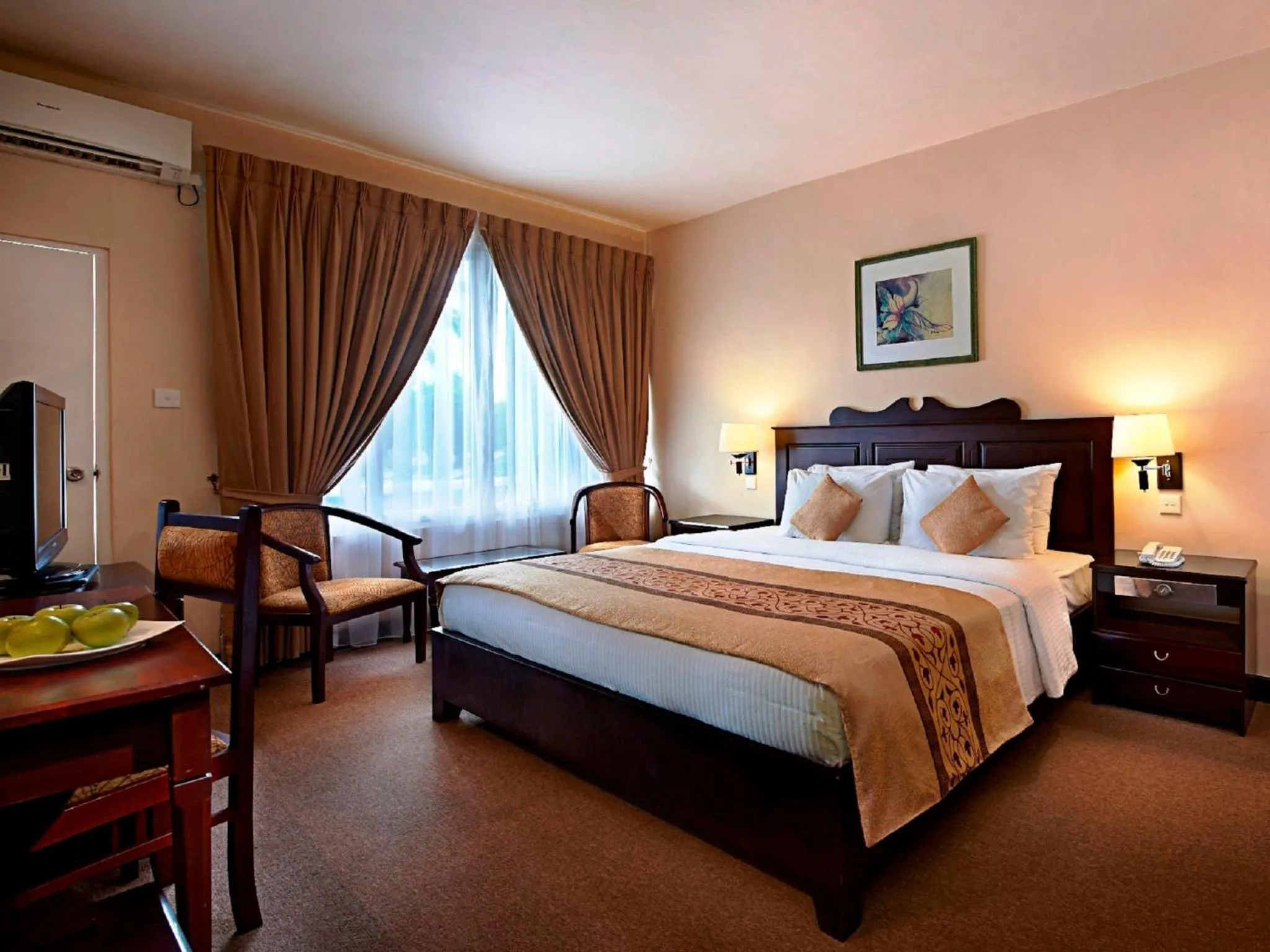 Day, Bed in Berjaya Hotel Colombo