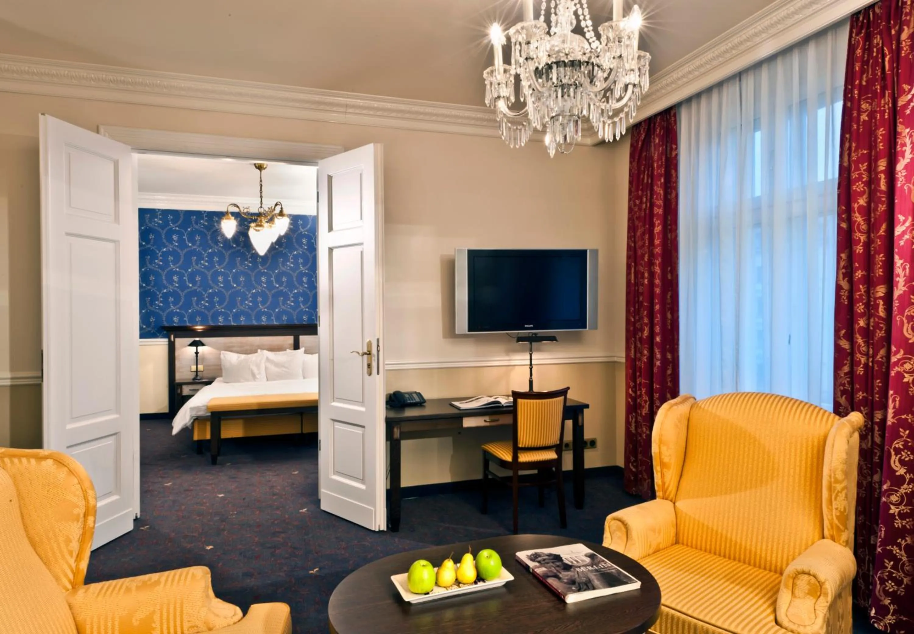 Photo of the whole room, Bed in Myer's Hotel Berlin