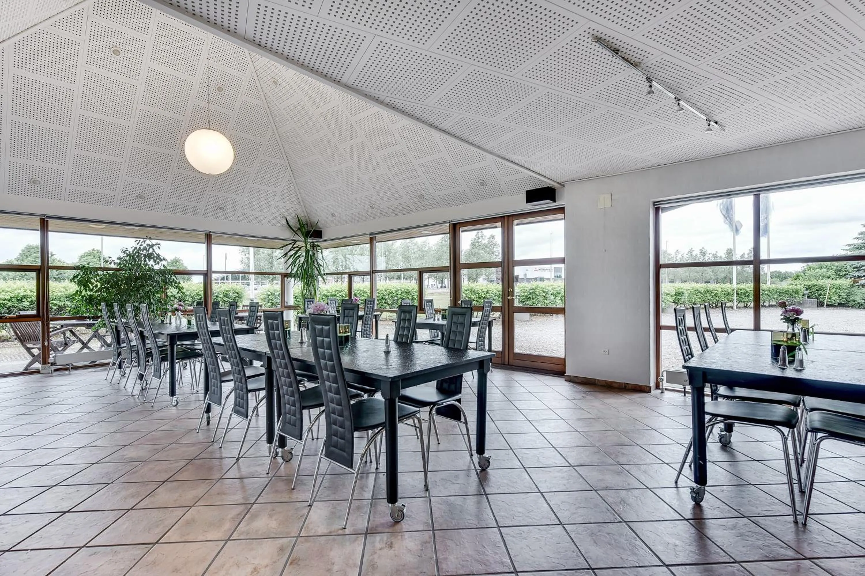 Restaurant/places to eat in Hotel Varde