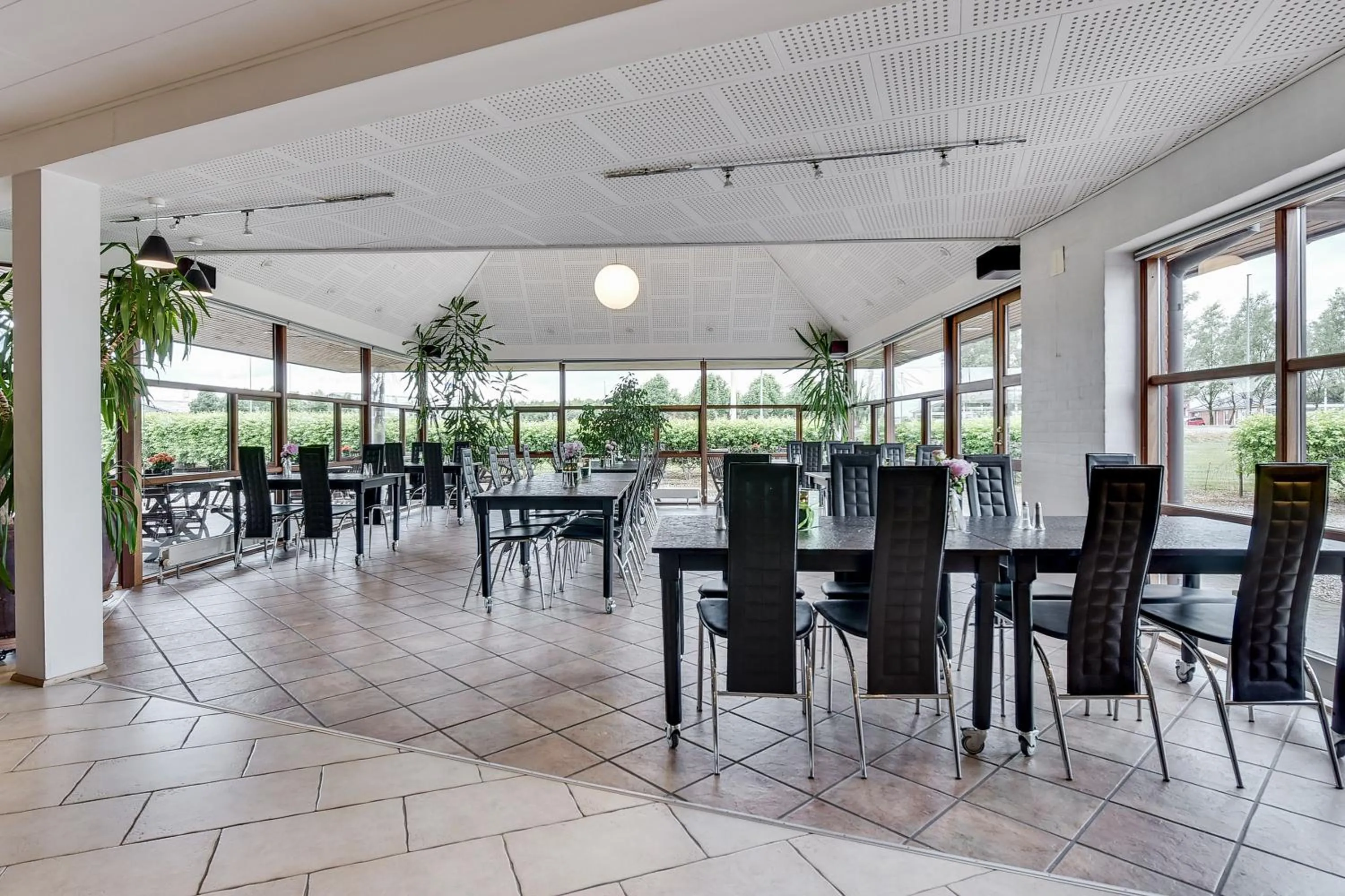 Restaurant/places to eat in Hotel Varde