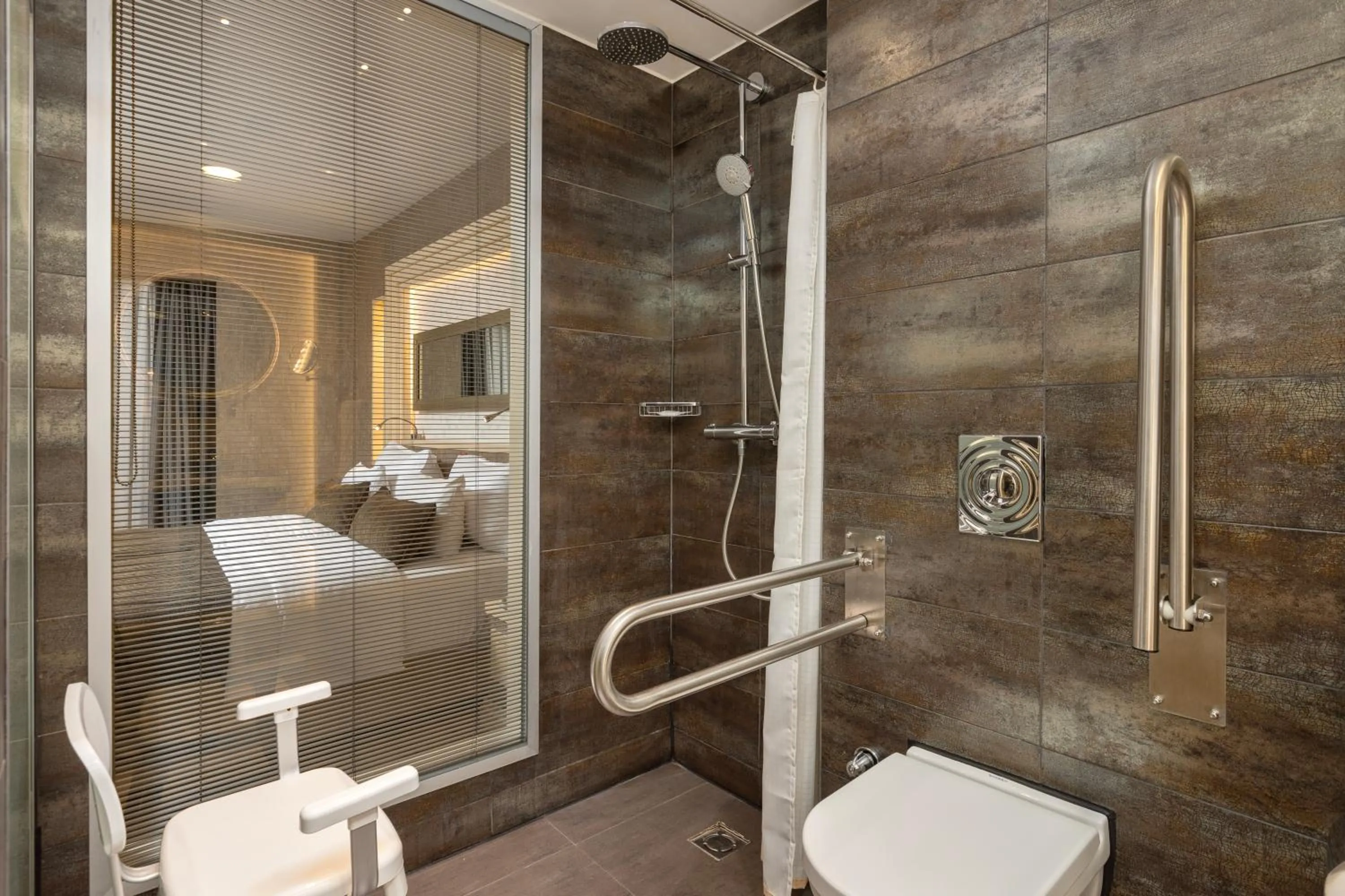 Shower in Limak Eurasia Luxury Hotel