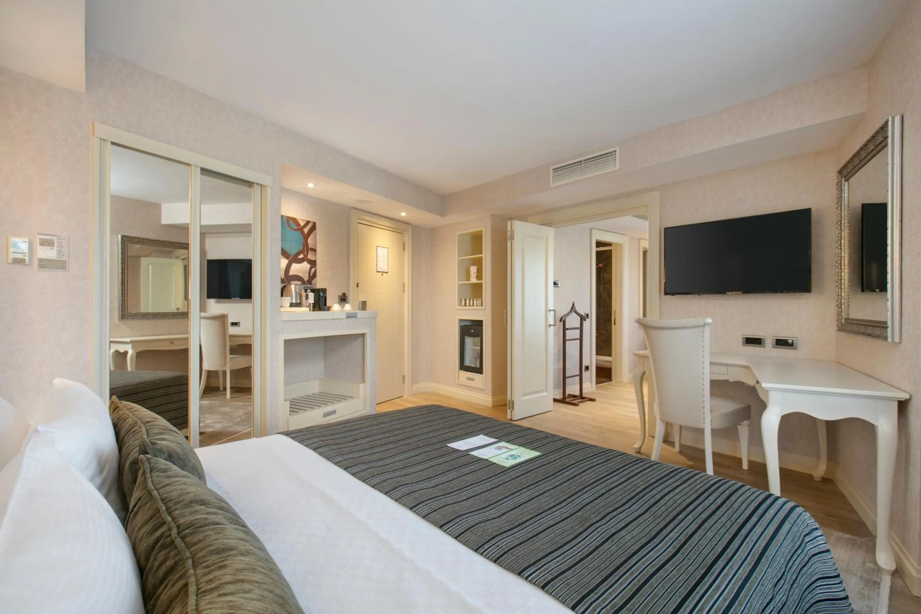 Bed in Limak Eurasia Luxury Hotel