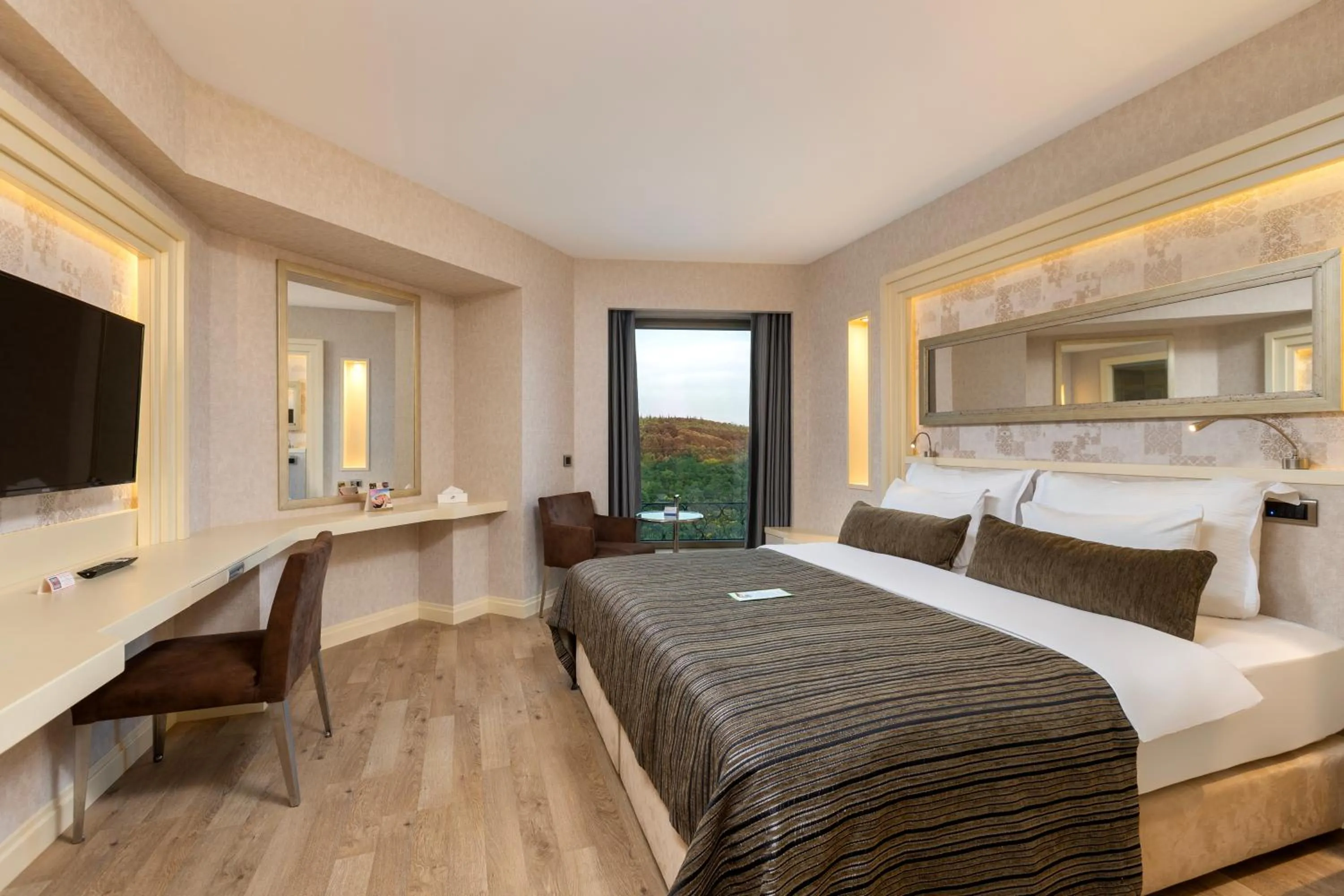 Bedroom, Bed in Limak Eurasia Luxury Hotel