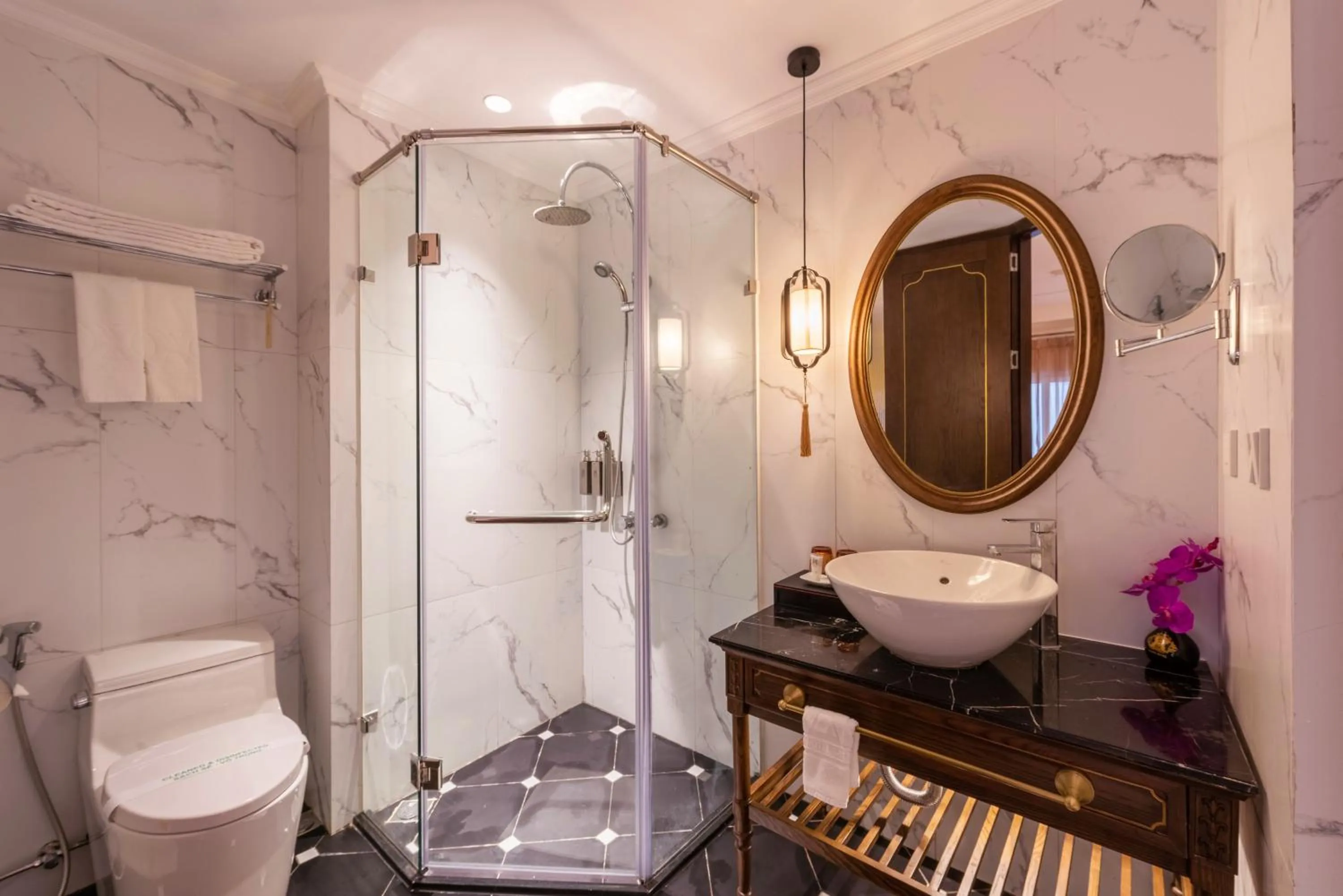 Shower in Hanoi Tirant Hotel