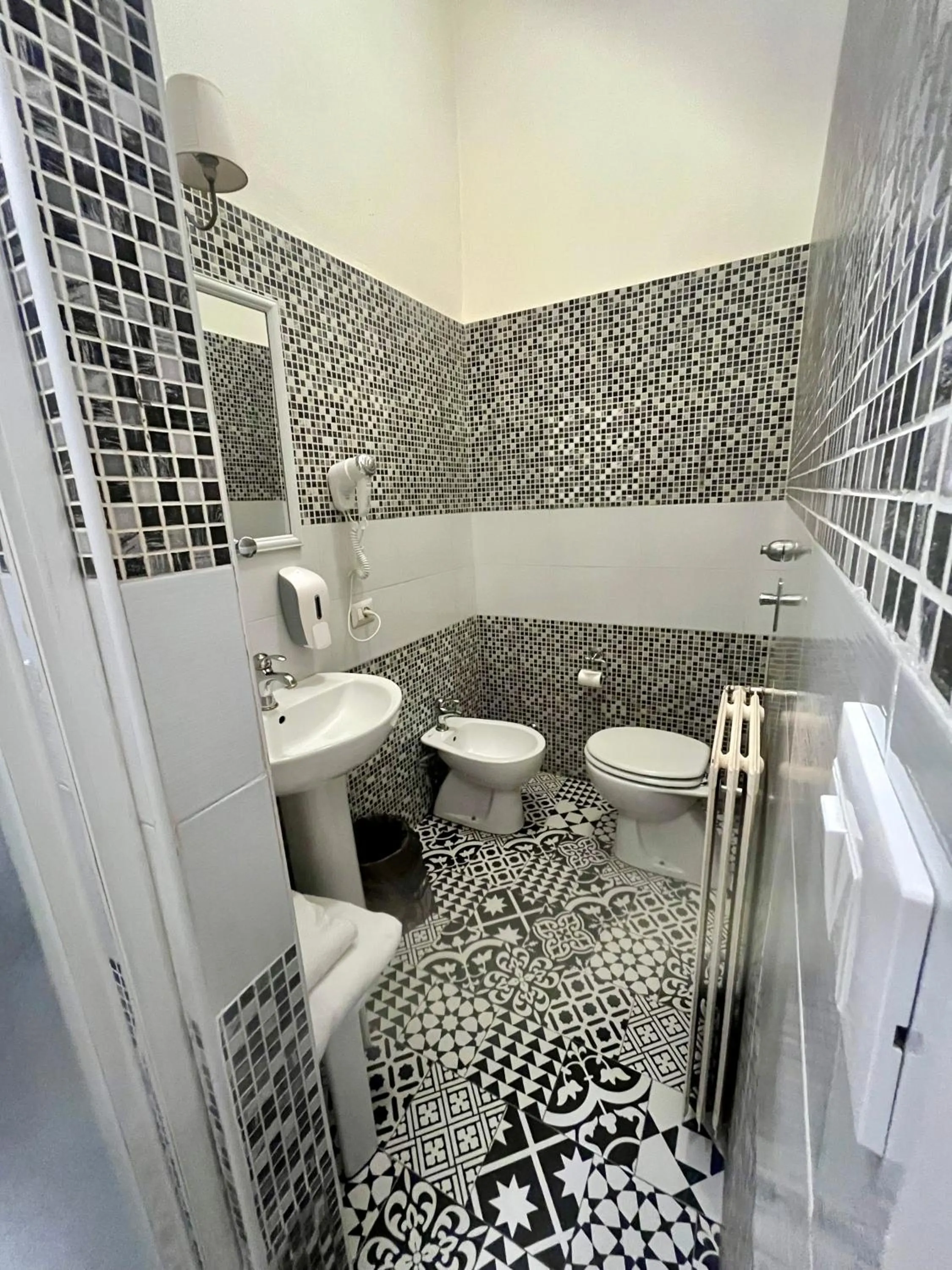 Shower in Boutique Hotel Calais Milano