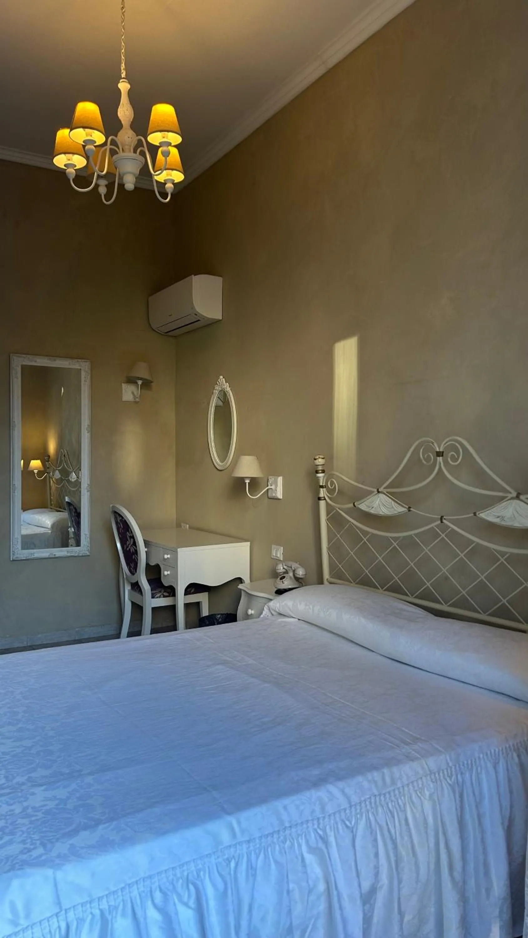 Bedroom, Bed in Boutique Hotel Calais Milano