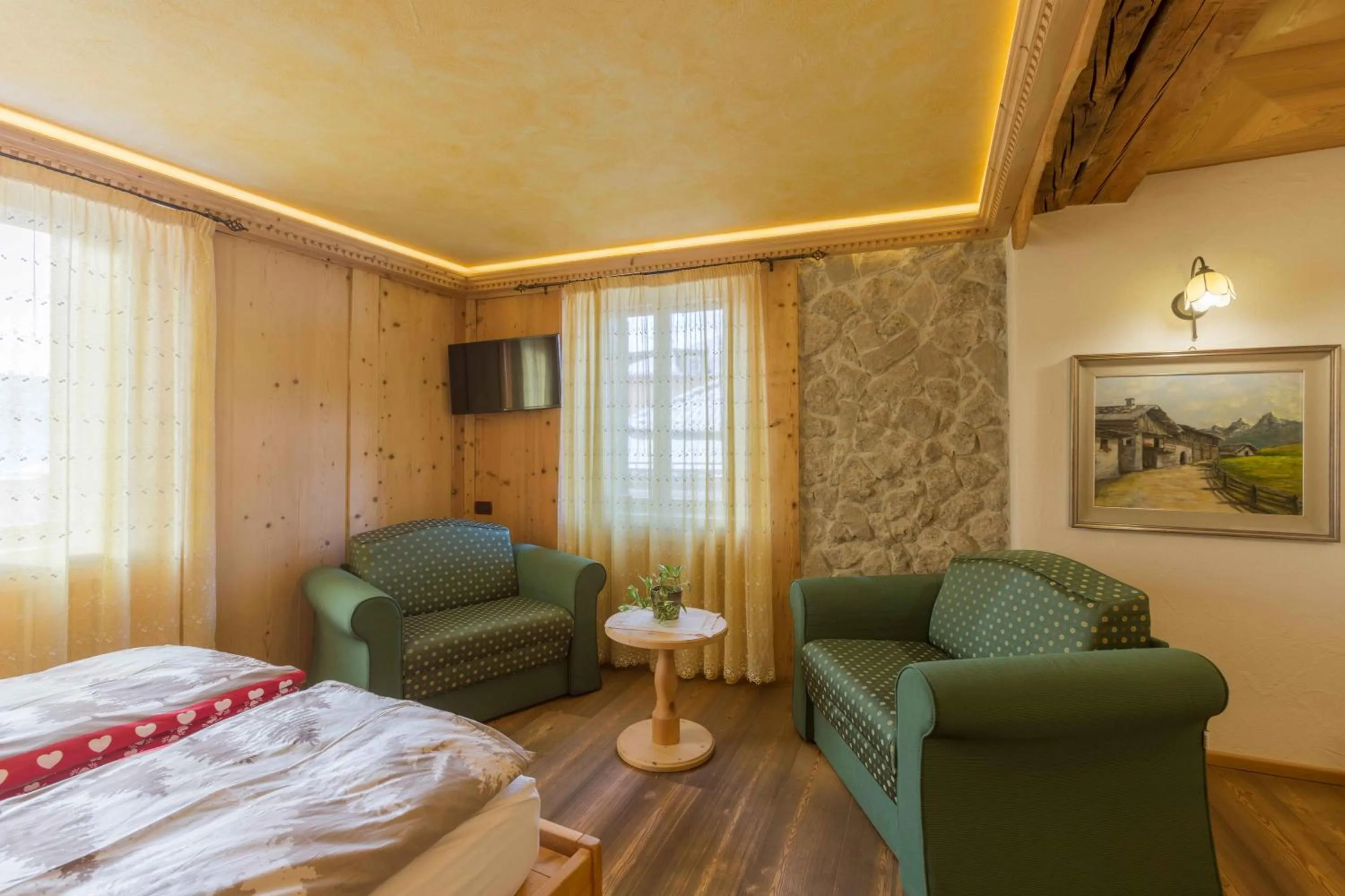 Bed in Historic Hotel Ristorante La Stua