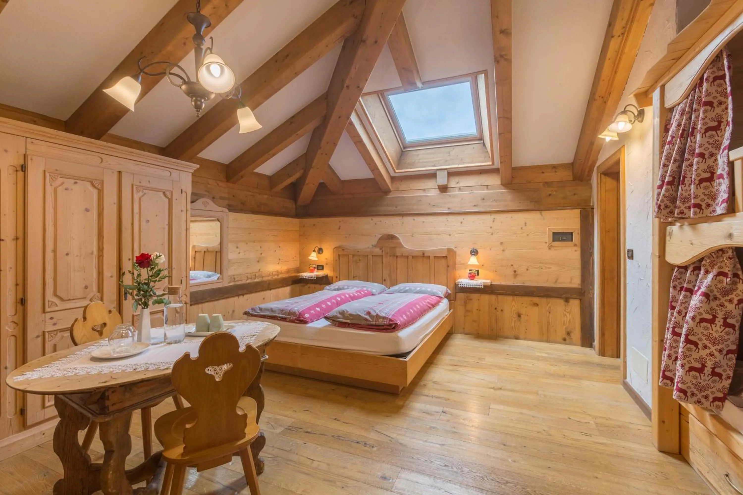 Bed in Historic Hotel Ristorante La Stua