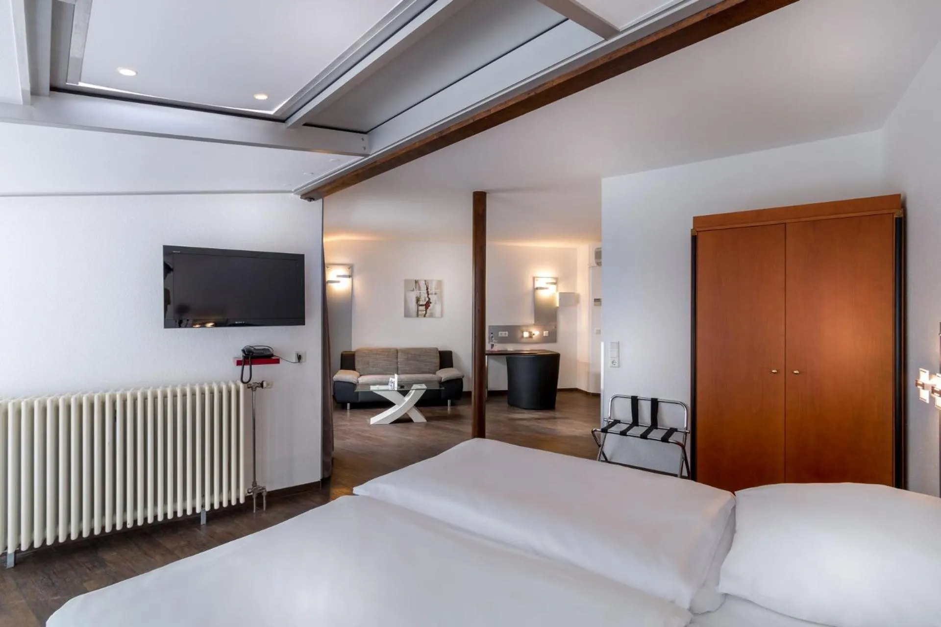 Bedroom, Bed in Turmhotel Rhein-Main