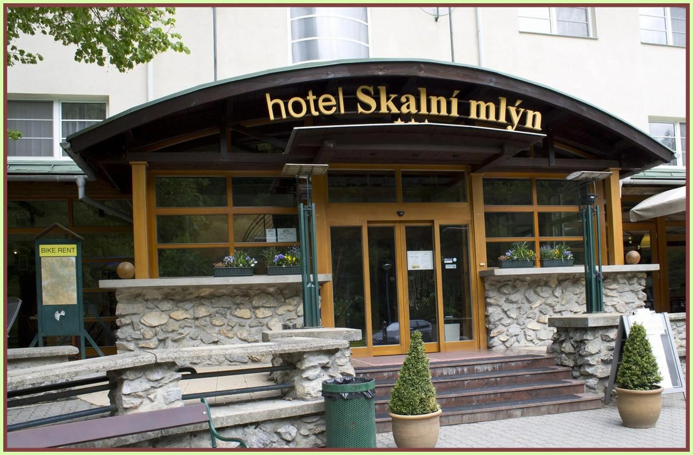 Facade/entrance in Hotel Skalní Mlýn