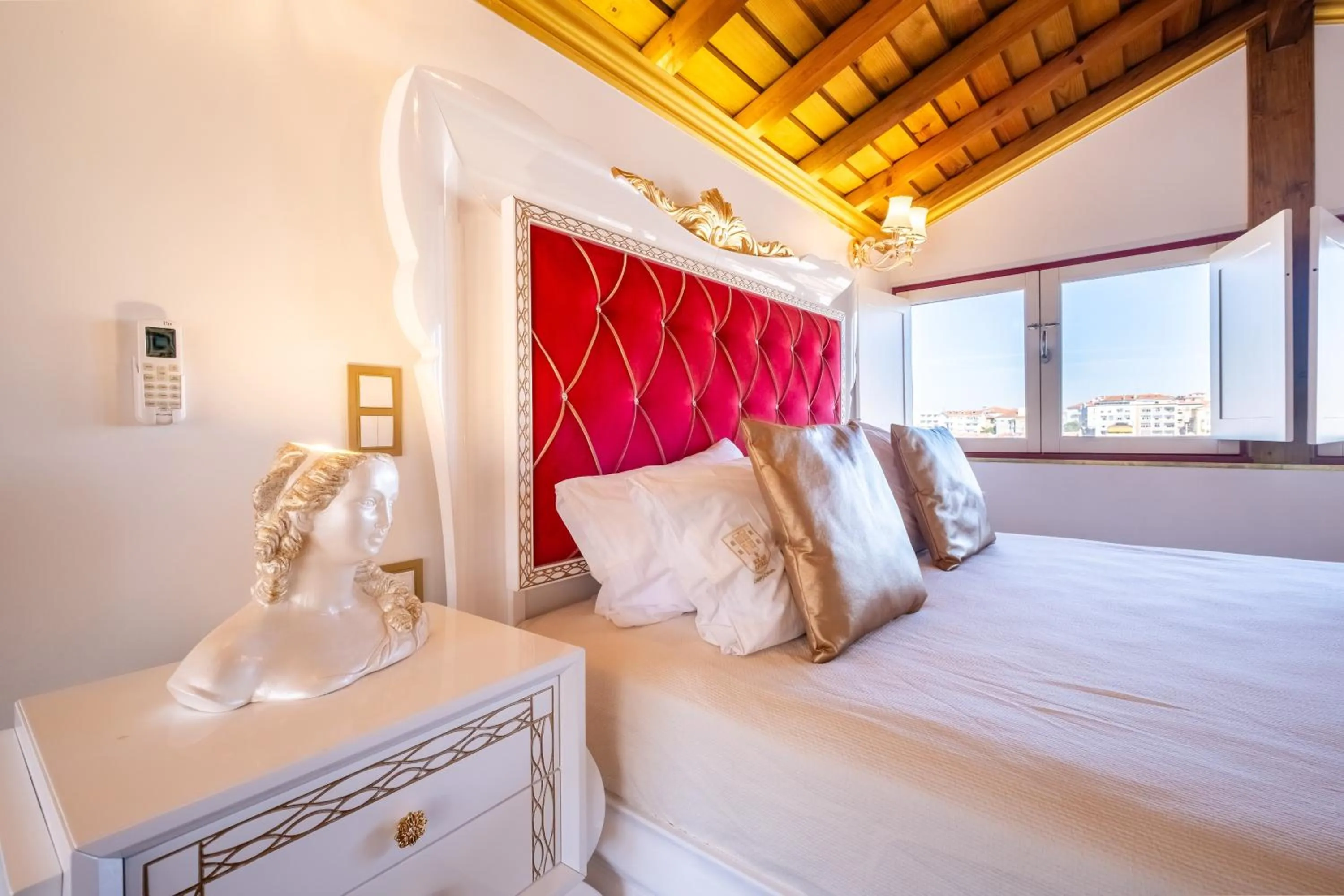 Bed in Solar Antigo Luxury Coimbra