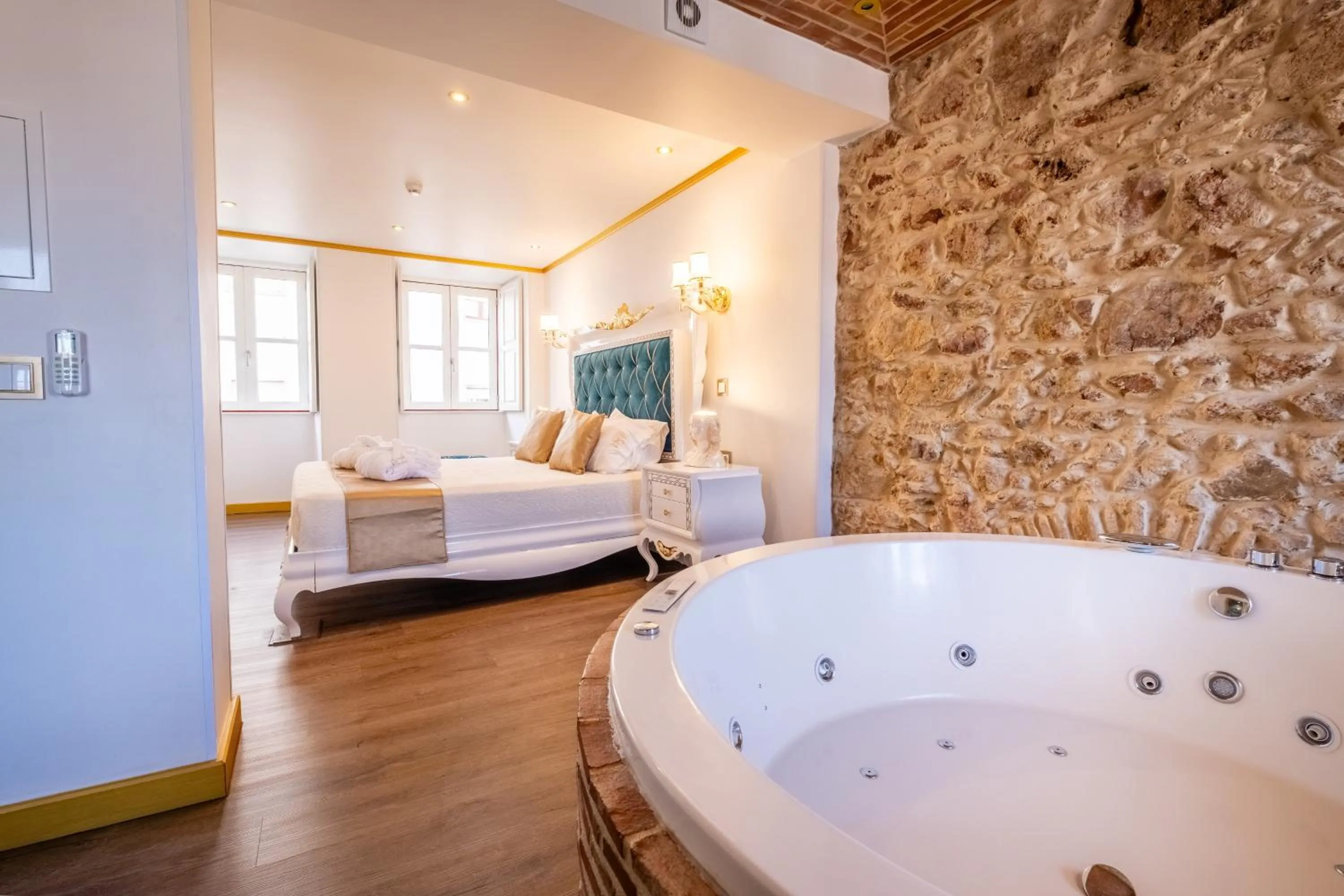 Bed in Solar Antigo Luxury Coimbra