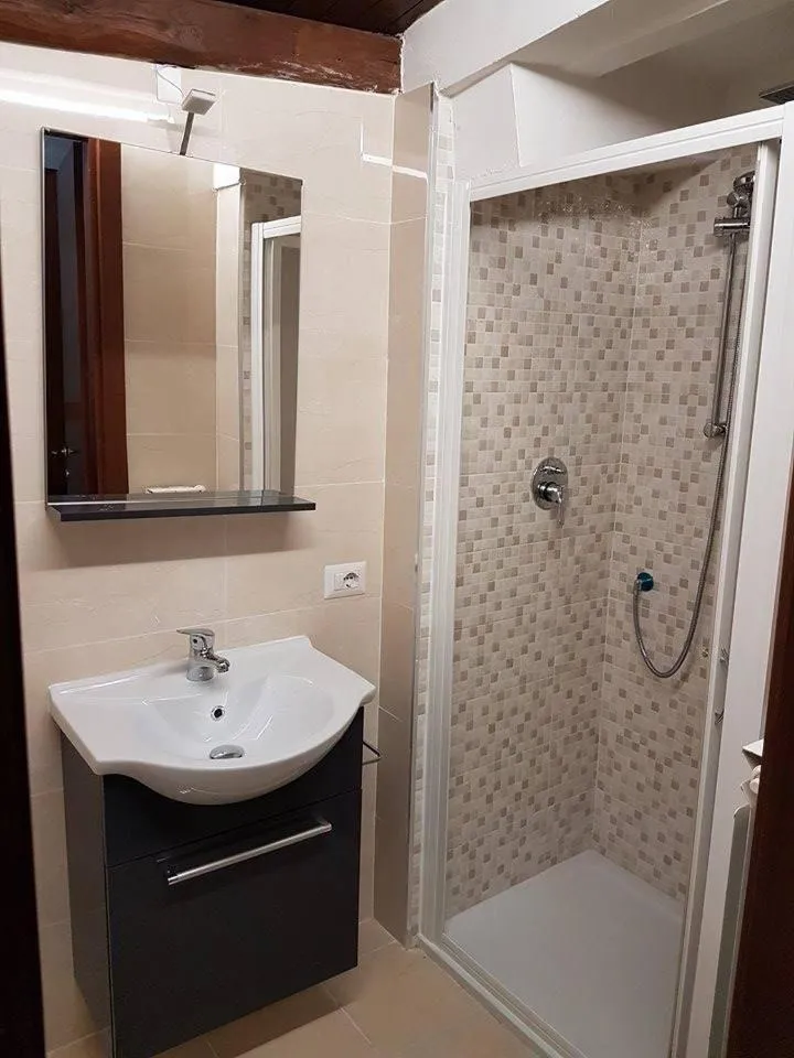 Shower in Villa Altieri