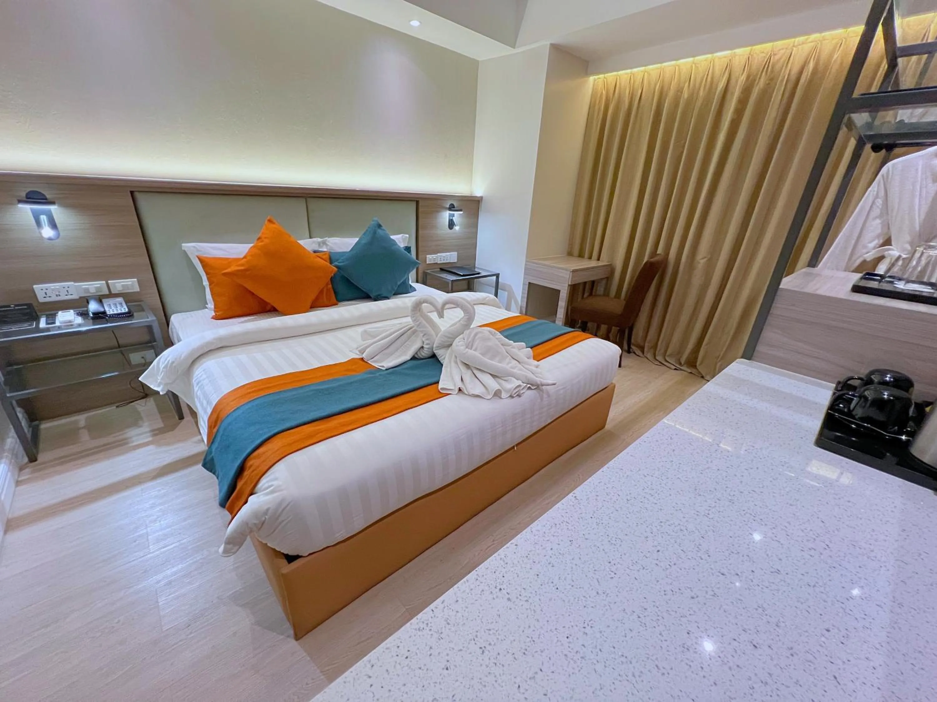 Bedroom, Bed in City Garden Hotel Makati