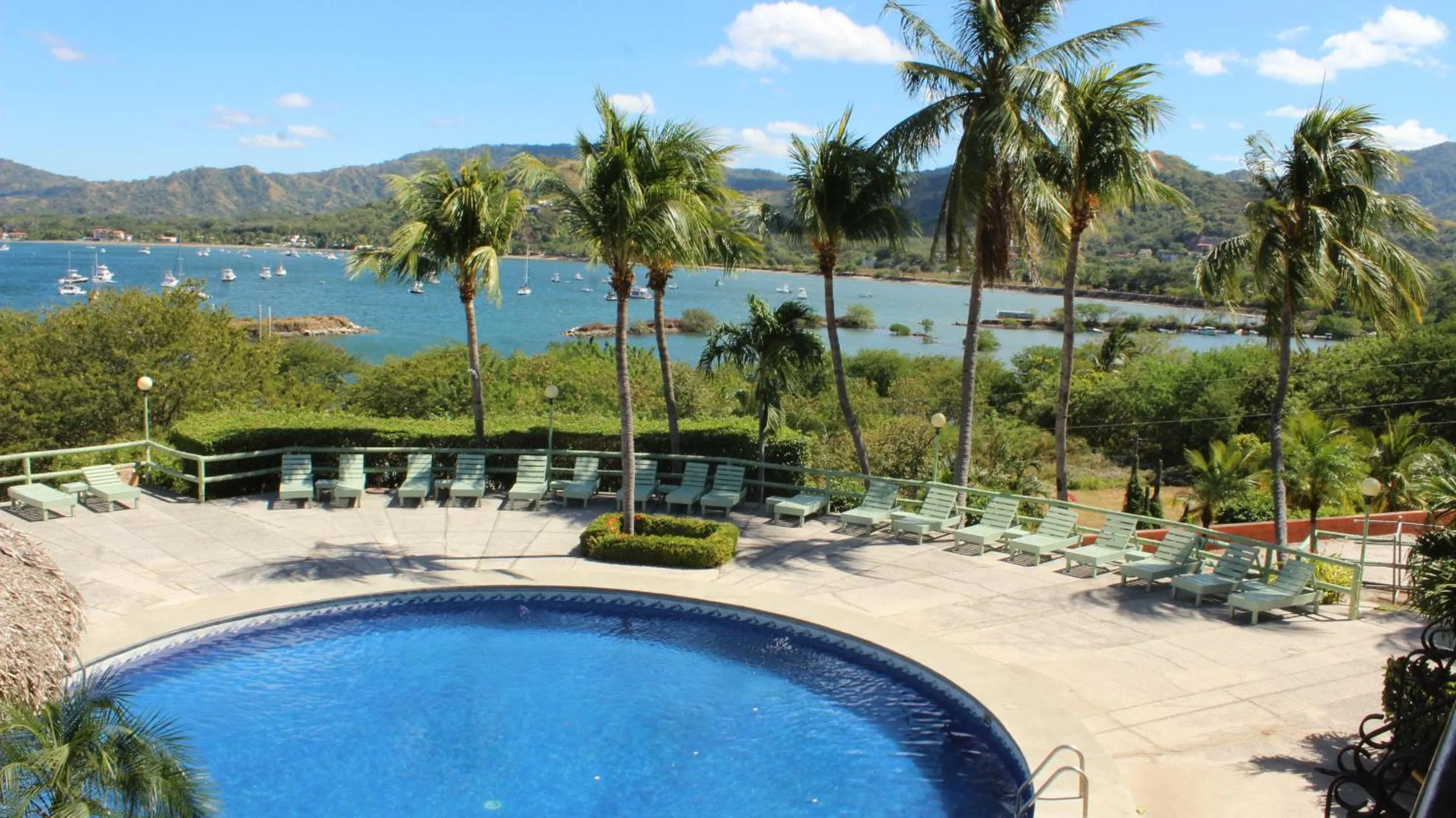 Swimming pool in Flamingo Marina Hotel