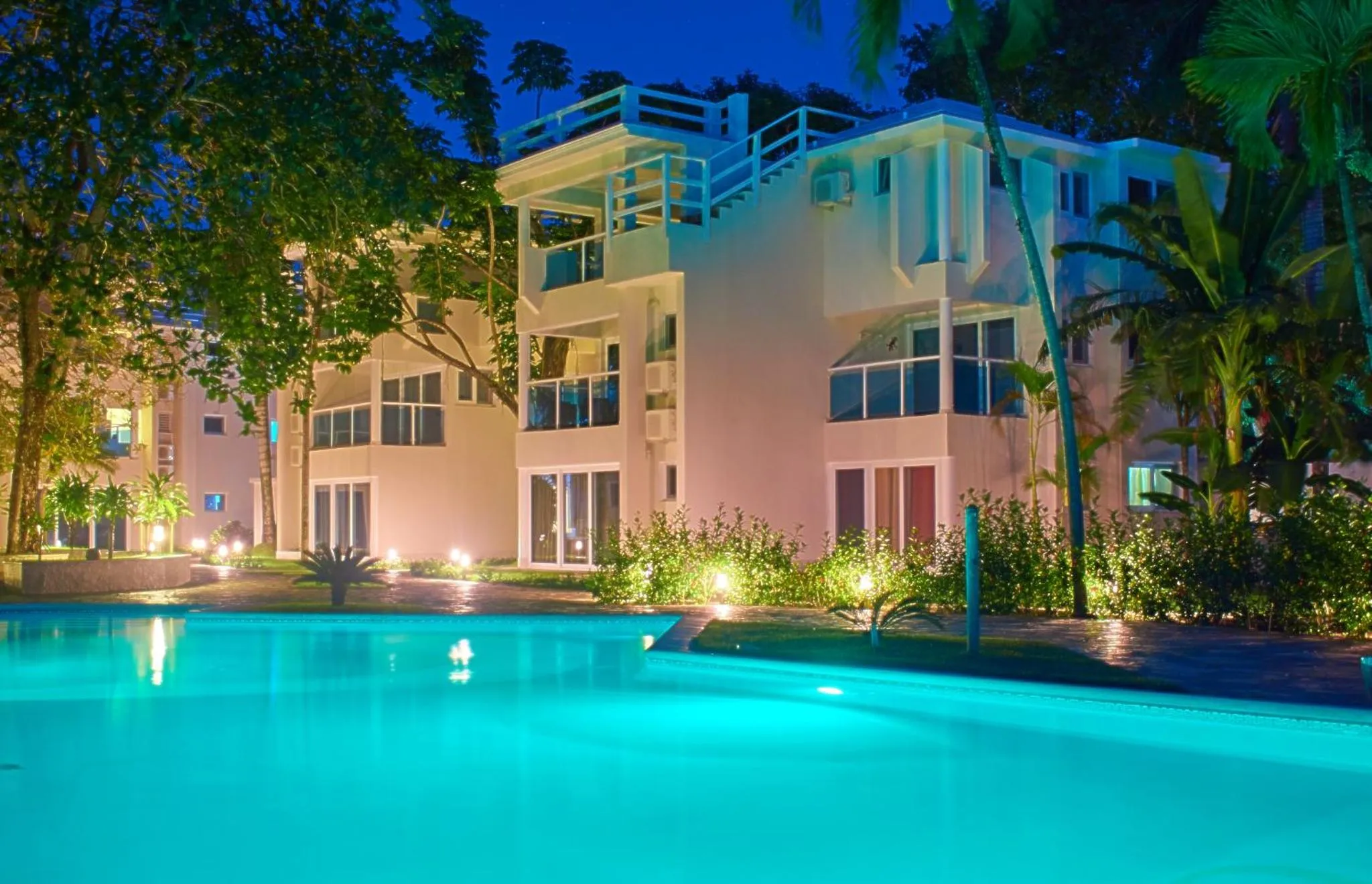 Property building in Tropical Casa Laguna