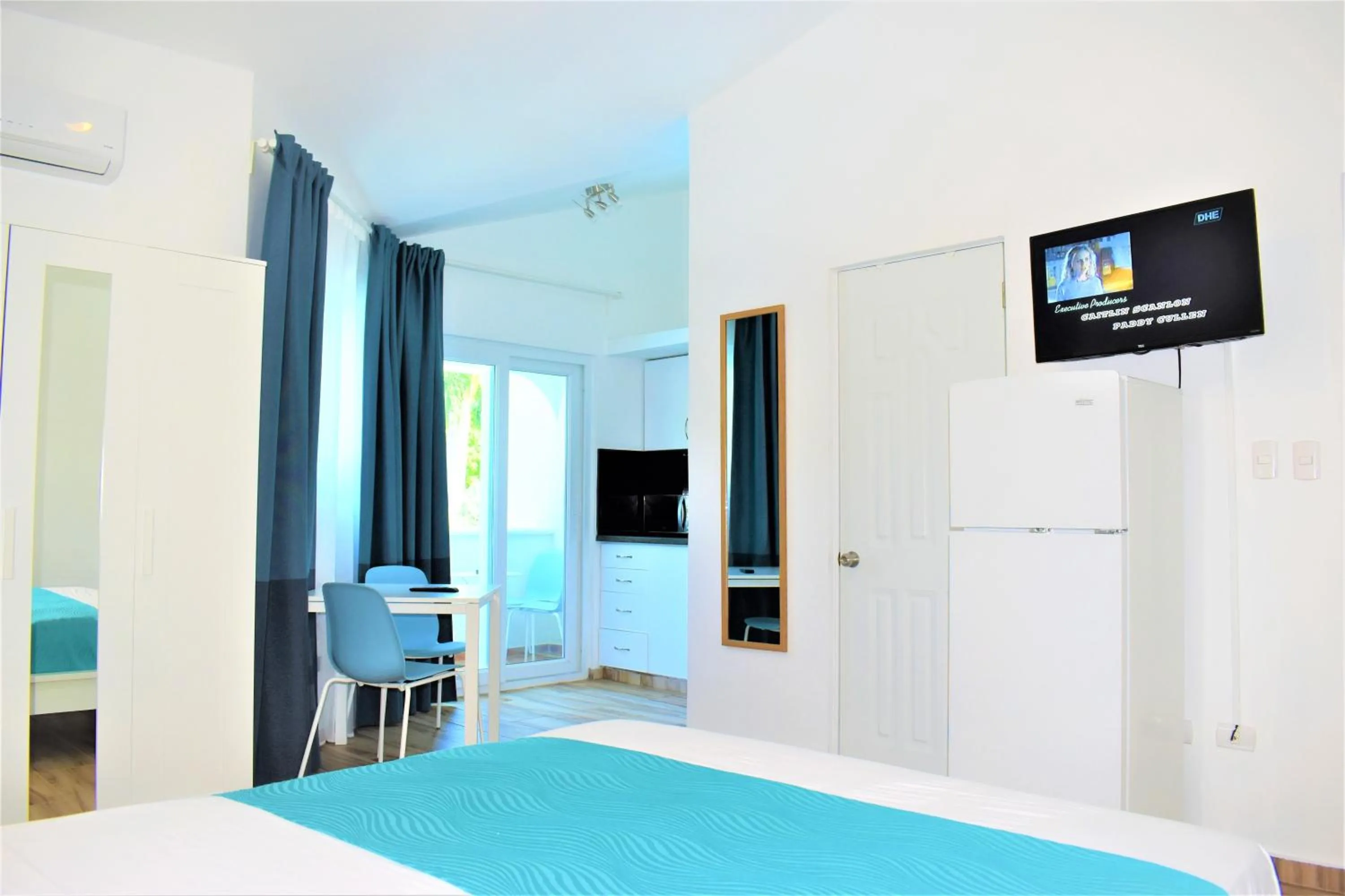 Bedroom, Bed in Tropical Casa Laguna