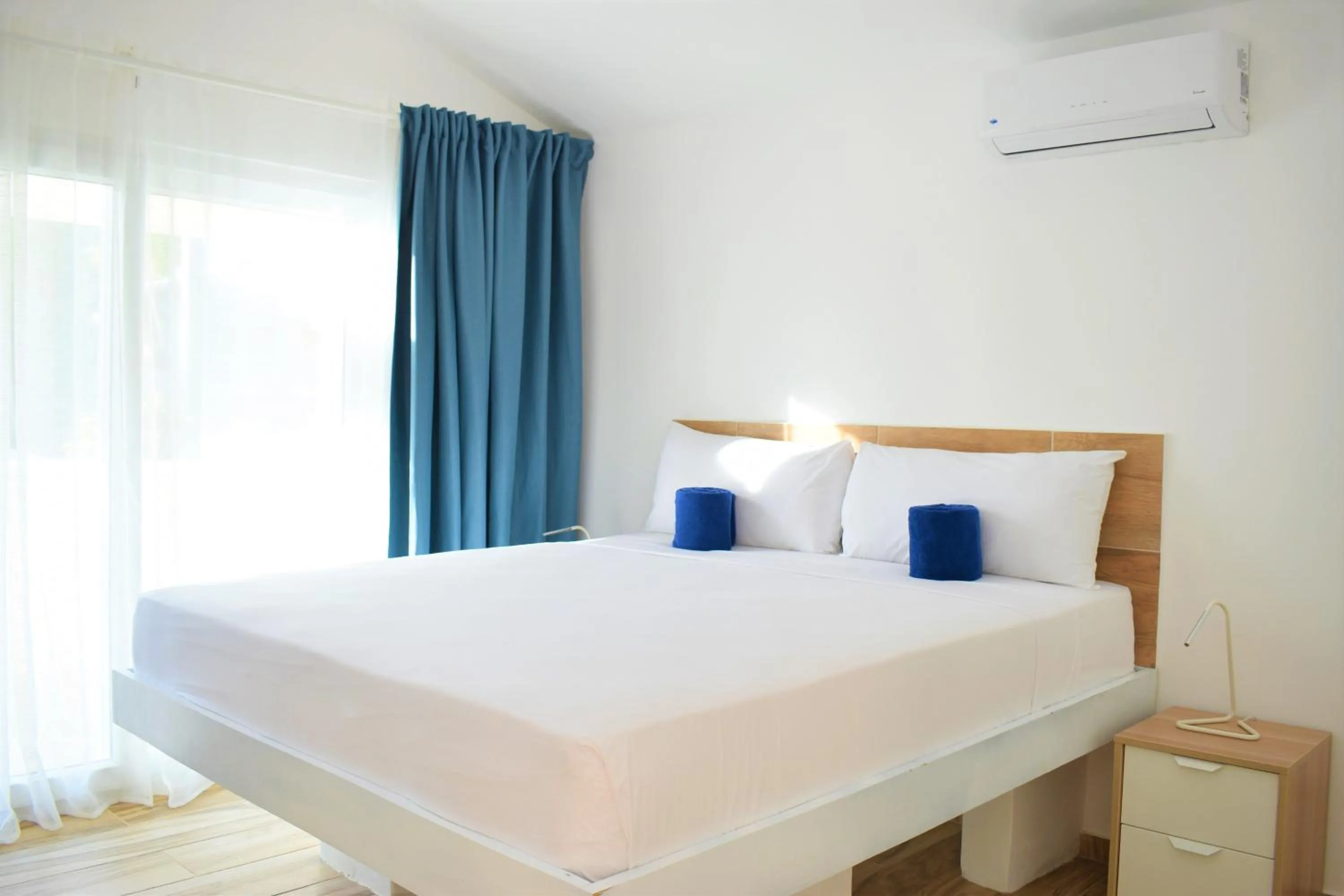 Bed in Tropical Casa Laguna