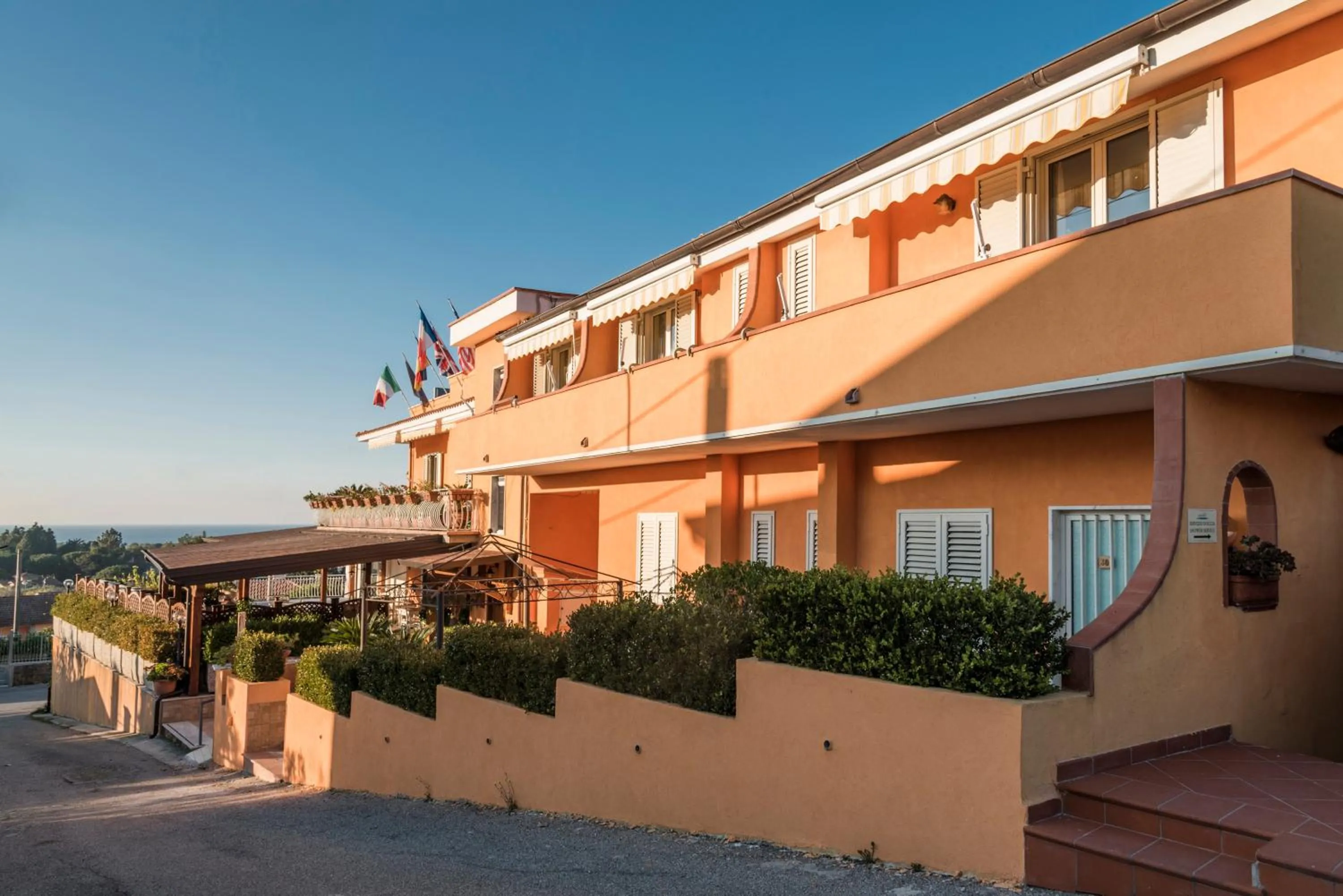 Patio in Hotel Ristorante Colleverde