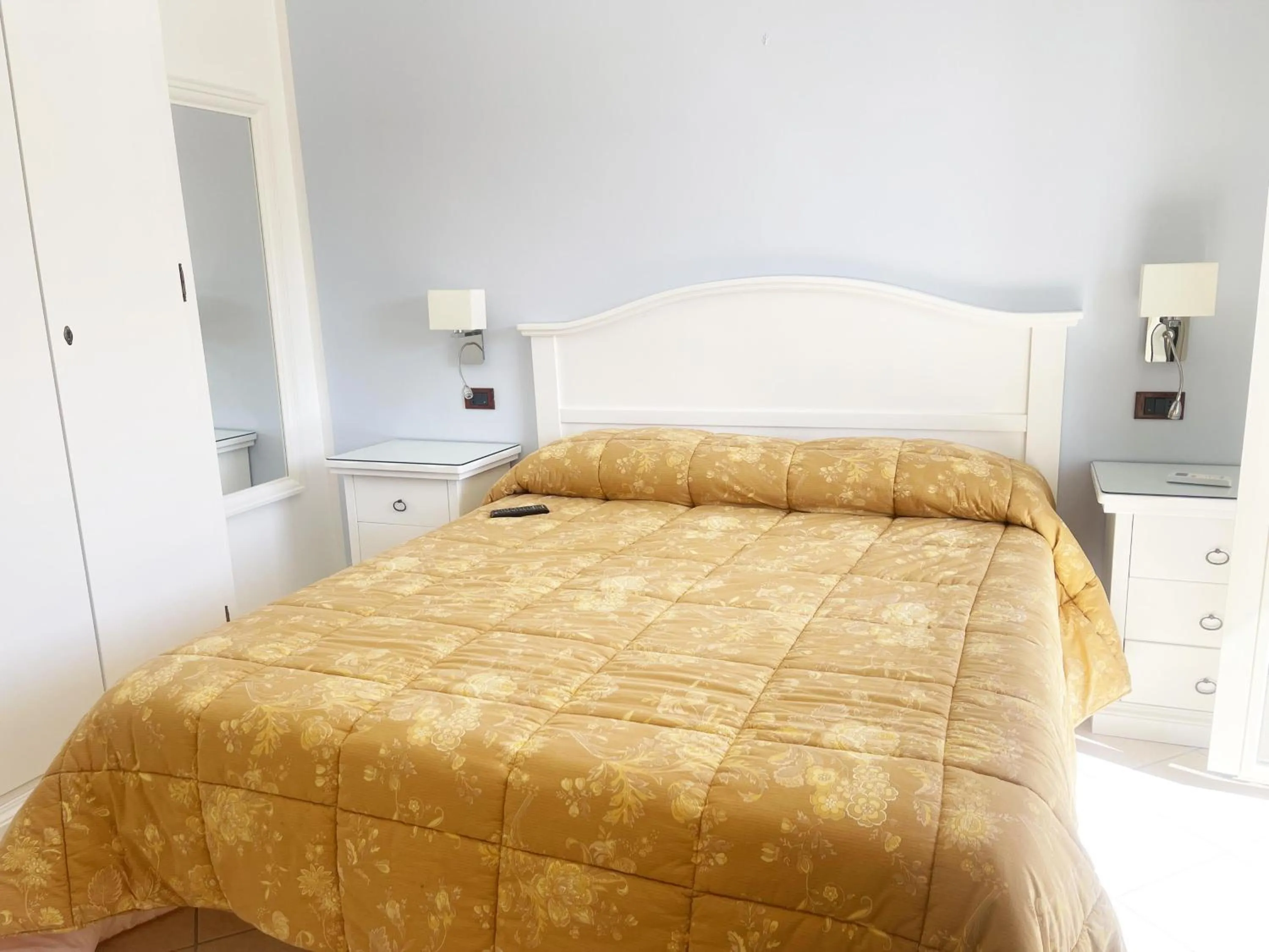 Bed in Hotel Ristorante Colleverde