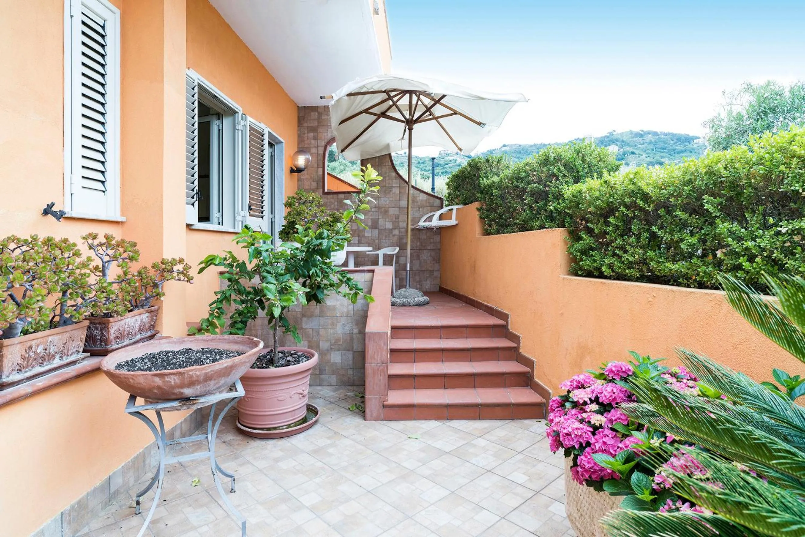 Patio in Hotel Ristorante Colleverde