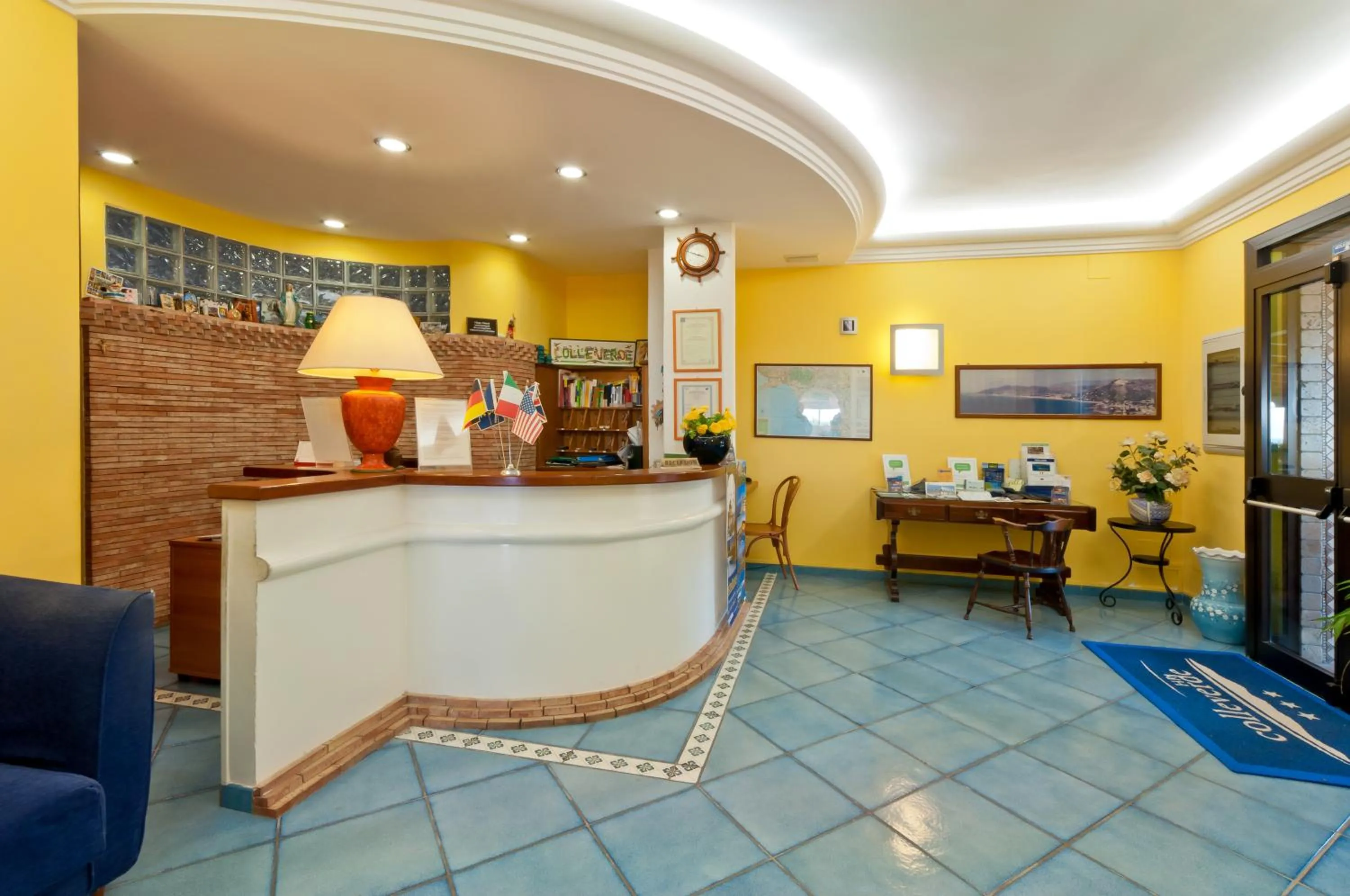 Communal lounge/ TV room in Hotel Ristorante Colleverde