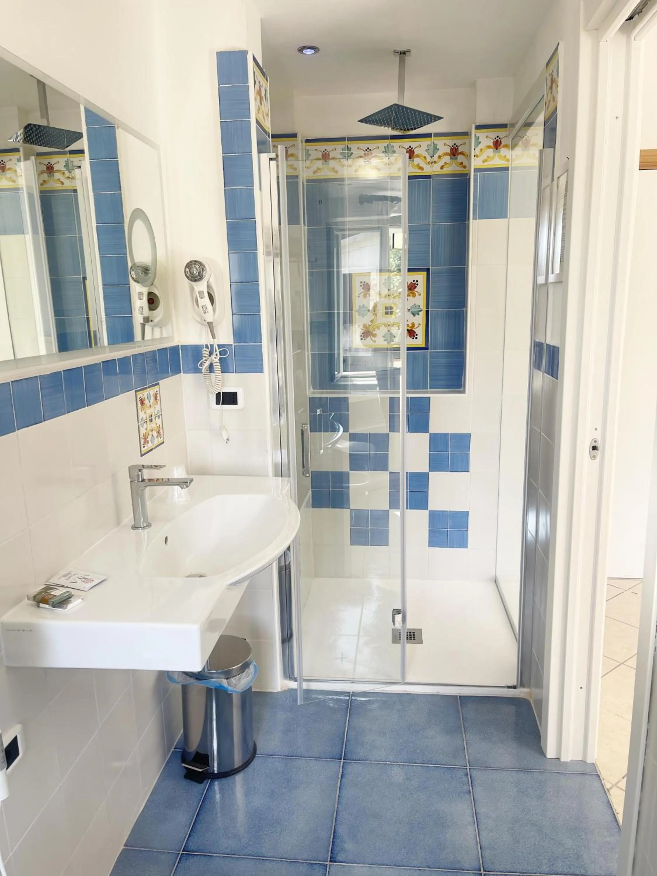 Shower in Hotel Ristorante Colleverde