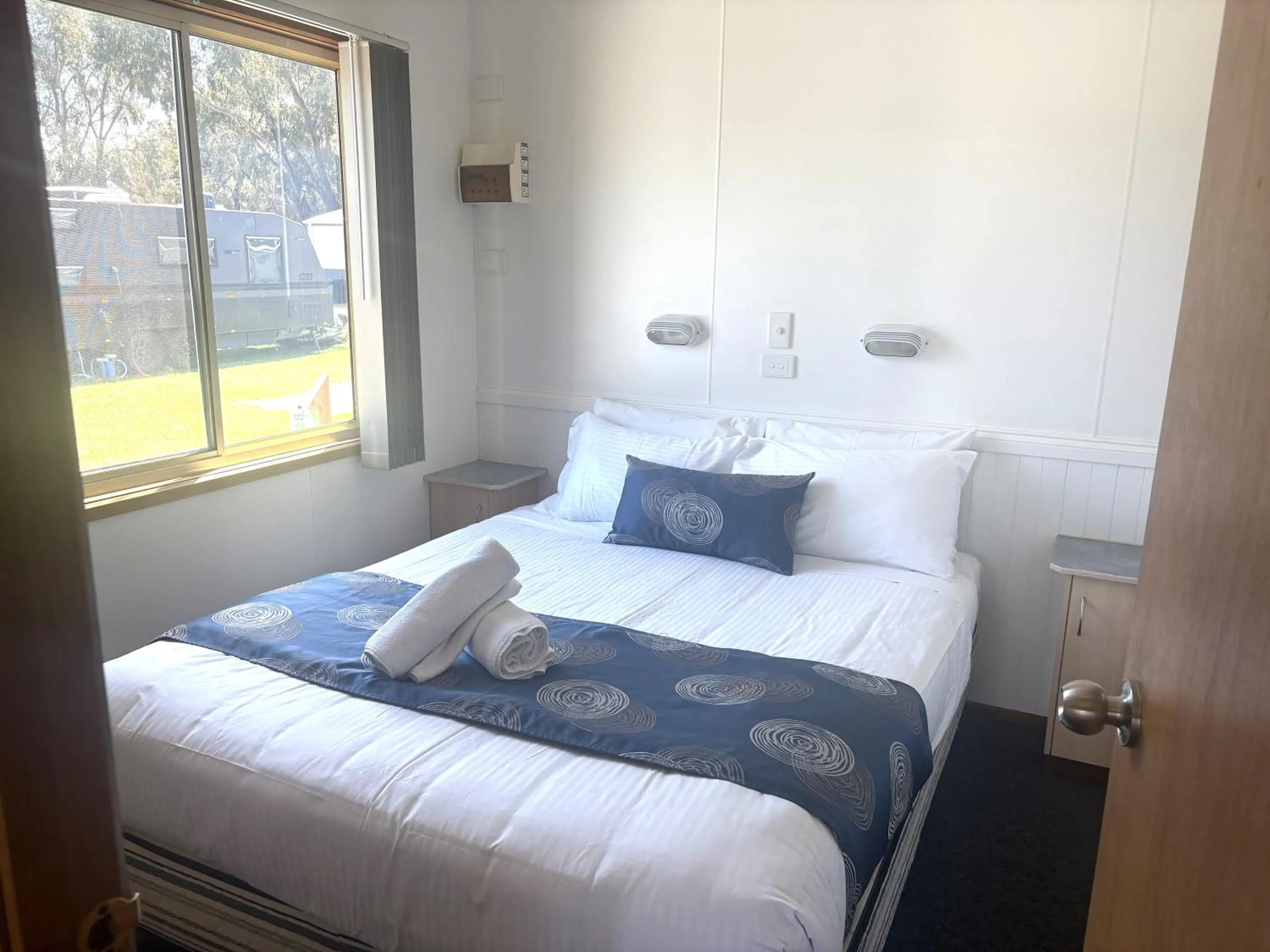 Bedroom, Bed in Victor Harbor Holiday Park